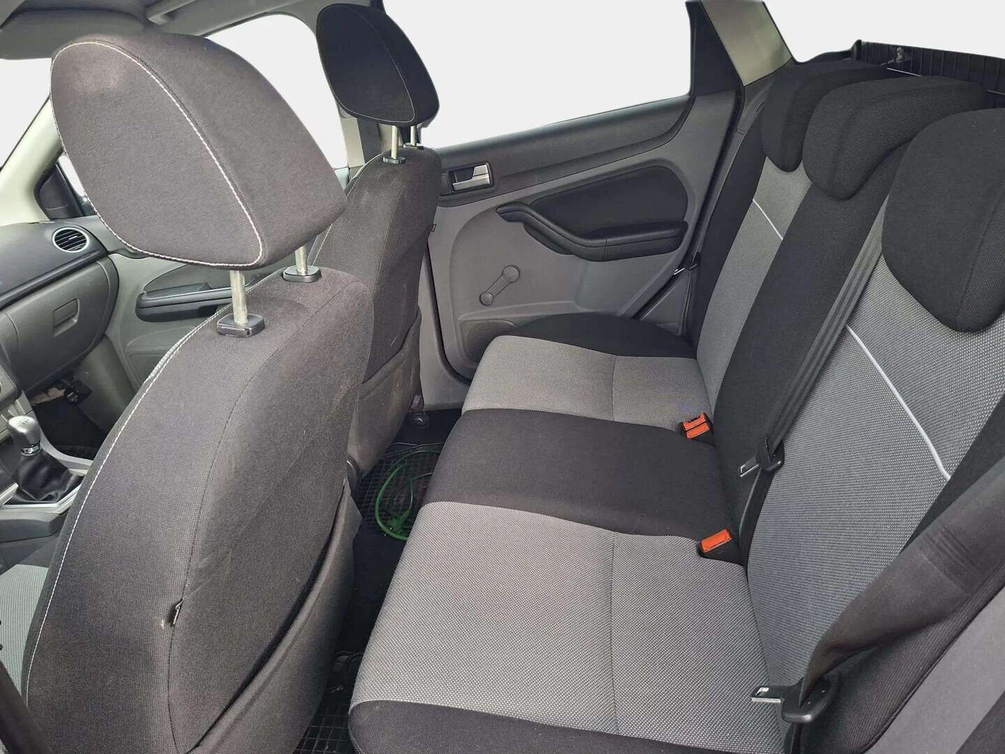 Ford Focus 2010 1,6 100 hv Trend Design M5 Wagon - YritysOutlet - Myydään vain yrityksille - *YritysOutlet - Myydään vain yrityksille - 2x renkaat / Lohkolämmitin sisäpistokkeella / Automaattinen ilmastointi