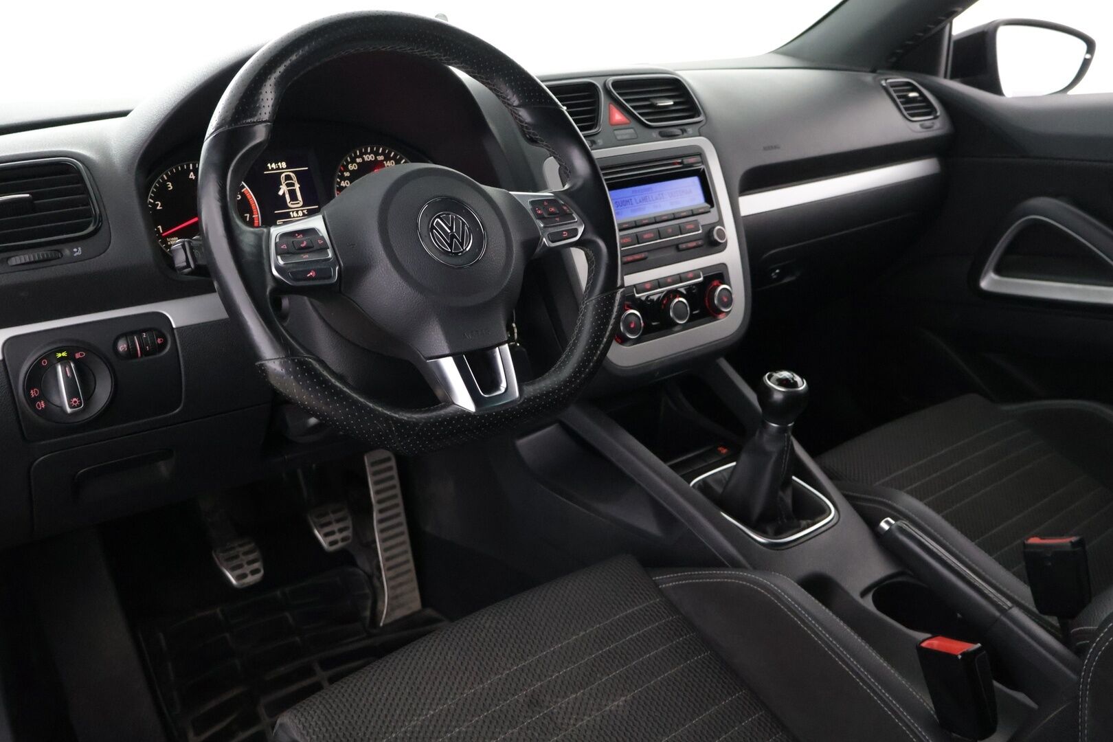Volkswagen Scirocco 2011 1,4 TSI 90 kW (122 hv) BlueMotion Technology * Yritysoutlet - Myydään vain yrityksille / Vakkari / Lohkolämmitin / Kahdet renkaat / Suomi-auto * - Myydään vain yrityksille!
