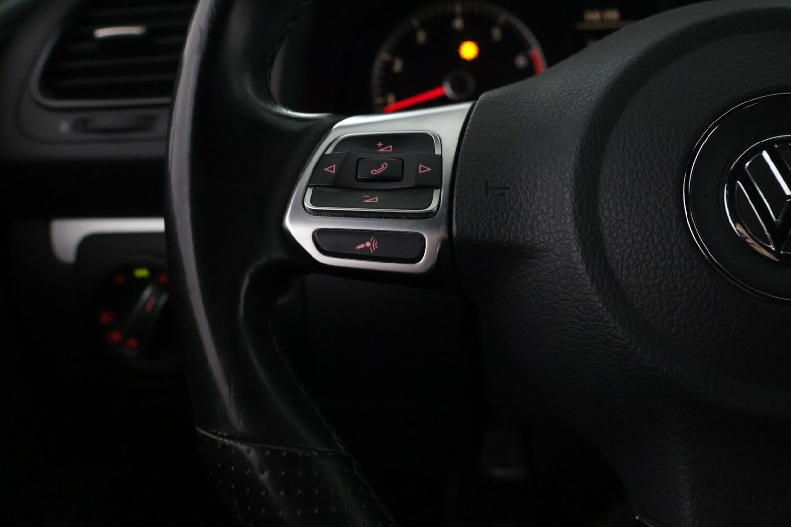 Volkswagen Scirocco 2011 1,4 TSI 90 kW (122 hv) BlueMotion Technology * Yritysoutlet - Myydään vain yrityksille / Vakkari / Lohkolämmitin / Kahdet renkaat / Suomi-auto * - Myydään vain yrityksille!