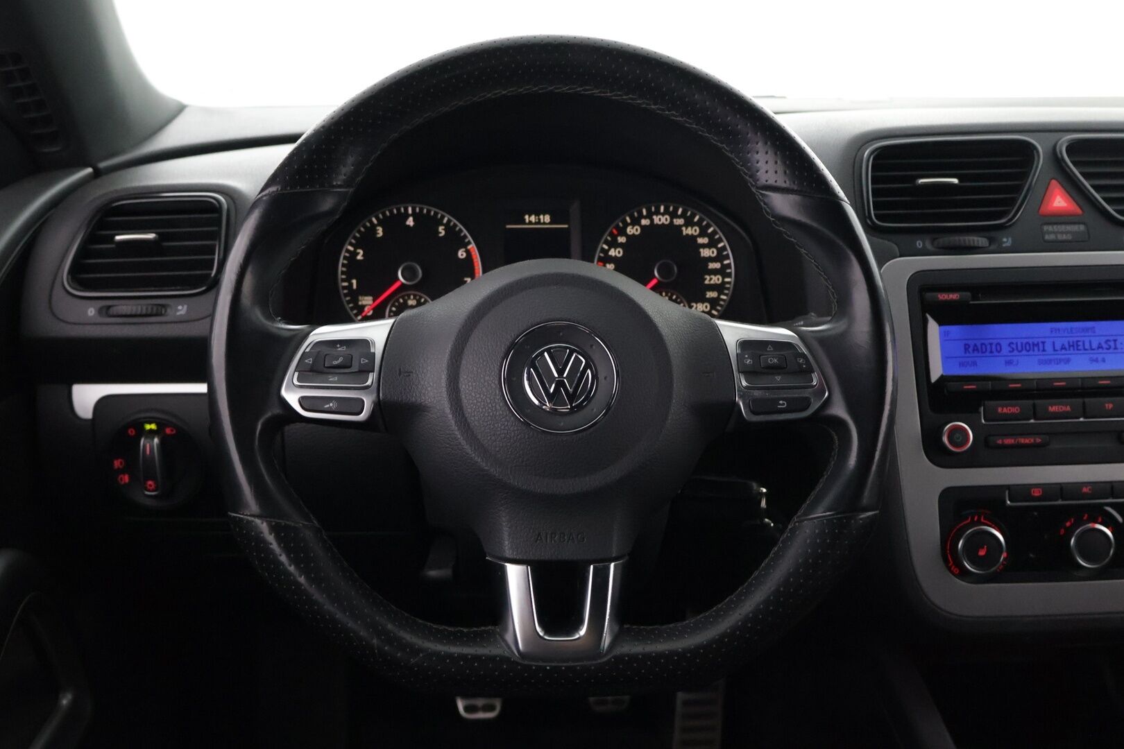 Volkswagen Scirocco 2011 1,4 TSI 90 kW (122 hv) BlueMotion Technology * Yritysoutlet - Myydään vain yrityksille / Vakkari / Lohkolämmitin / Kahdet renkaat / Suomi-auto * - Myydään vain yrityksille!