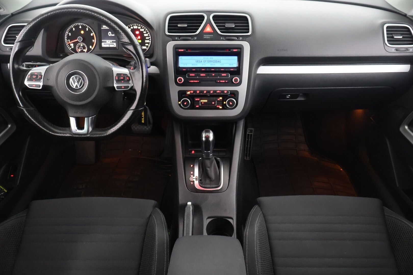 Volkswagen Scirocco 2011 1,4 TSI 160hv DSG - | Suomi-auto | Vakkari | Lohko+sisäp. | 2x renkaat & vanteet | Juuri katsastettu! | Uudet talvirenkaat |