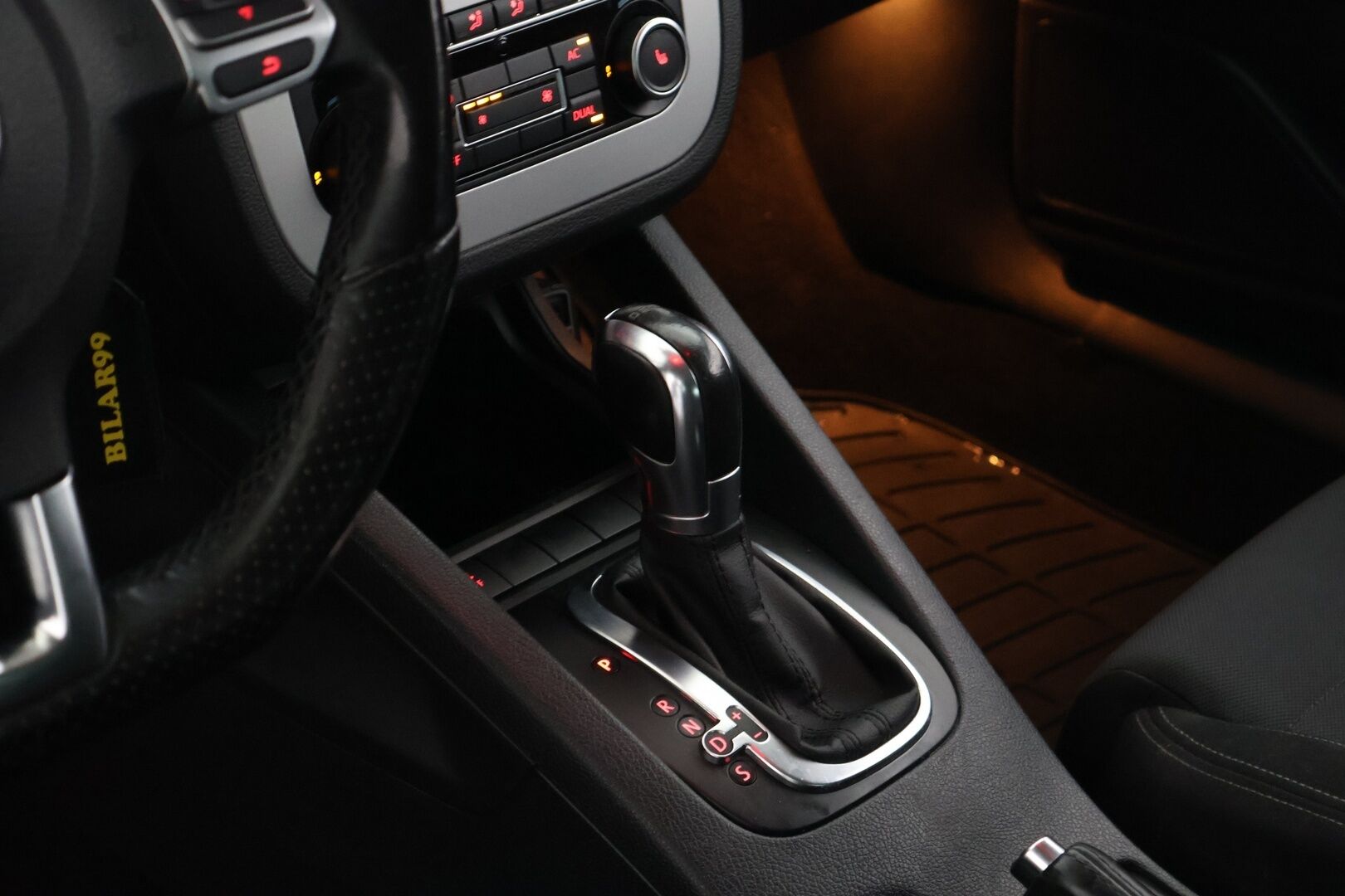 Volkswagen Scirocco 2011 1,4 TSI 160hv DSG - | Suomi-auto | Vakkari | Lohko+sisäp. | 2x renkaat & vanteet | Juuri katsastettu! | Uudet talvirenkaat |