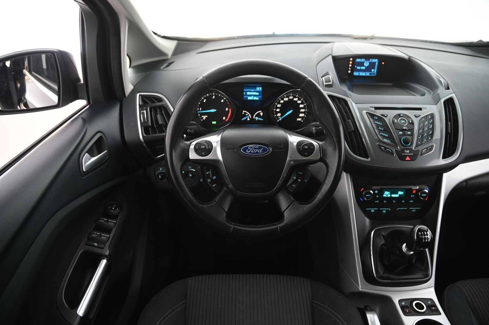 Ford Grand C-Max 2011 1,6 TDCi 115 hv Titanium M6 5-ovinen *Myydään  Huutokaupat.com* - *7-P / BT / Koukku / 2x Alut*