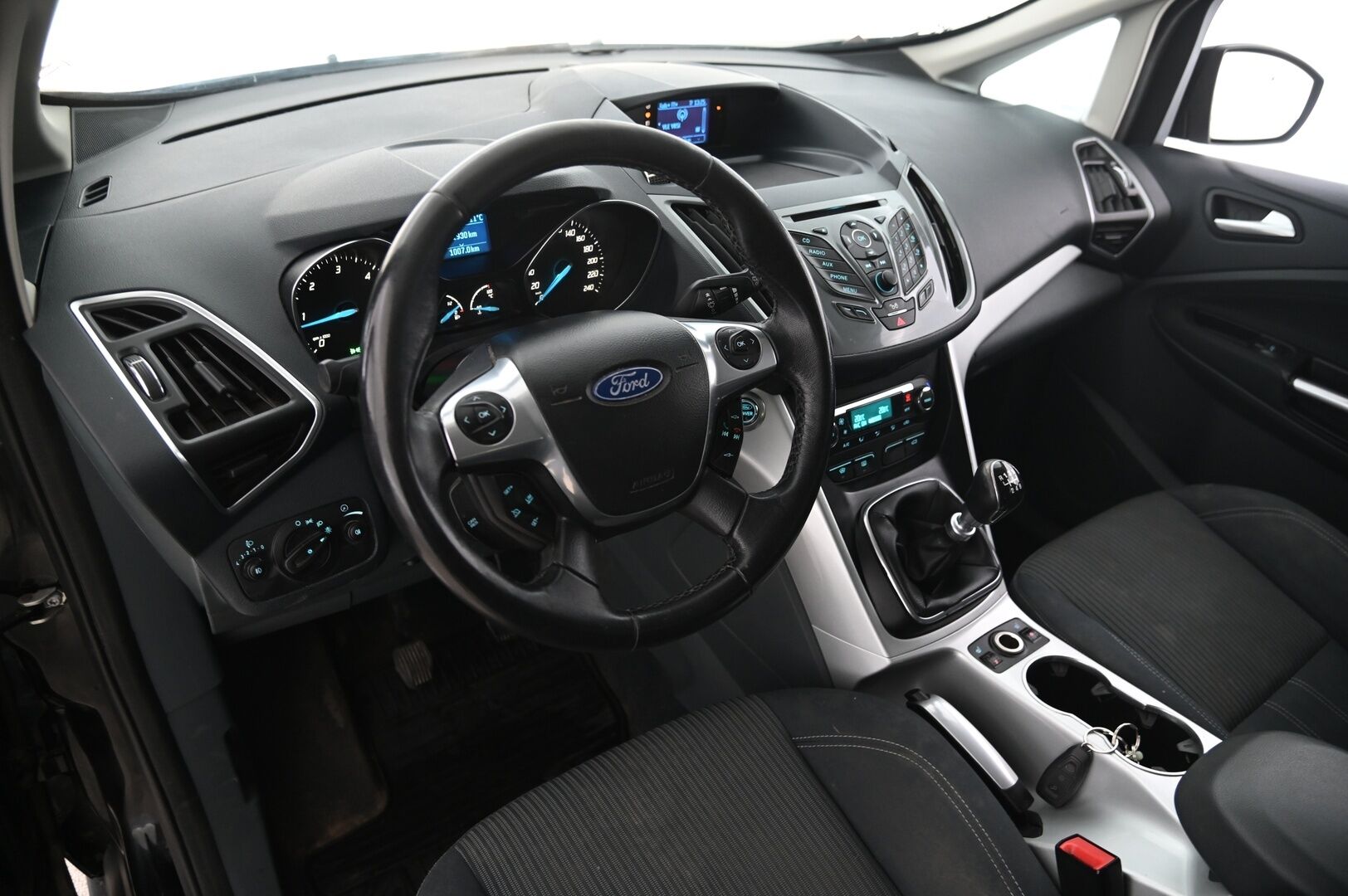Ford Grand C-Max 2011 1,6 TDCi 115 hv Titanium M6 5-ovinen *Myydään  Huutokaupat.com* - *7-P / BT / Koukku / 2x Alut*