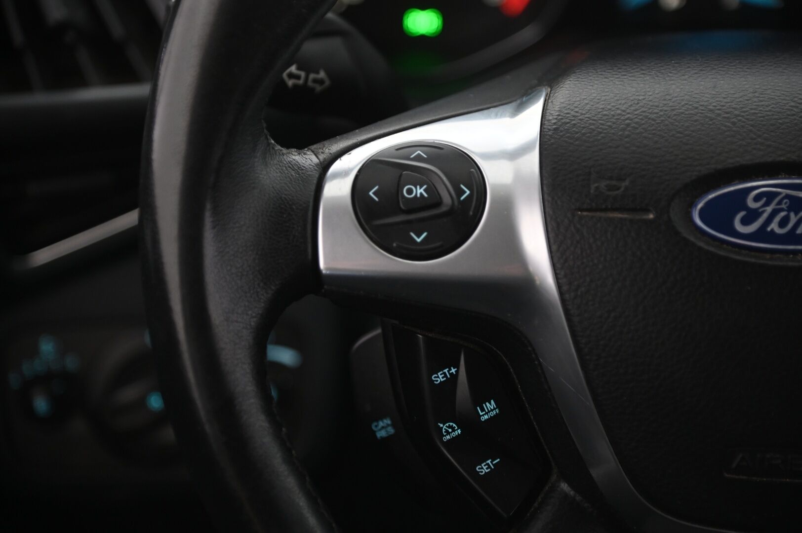 Ford Grand C-Max 2011 1,6 TDCi 115 hv Titanium M6 5-ovinen *Myydään  Huutokaupat.com* - *7-P / BT / Koukku / 2x Alut*