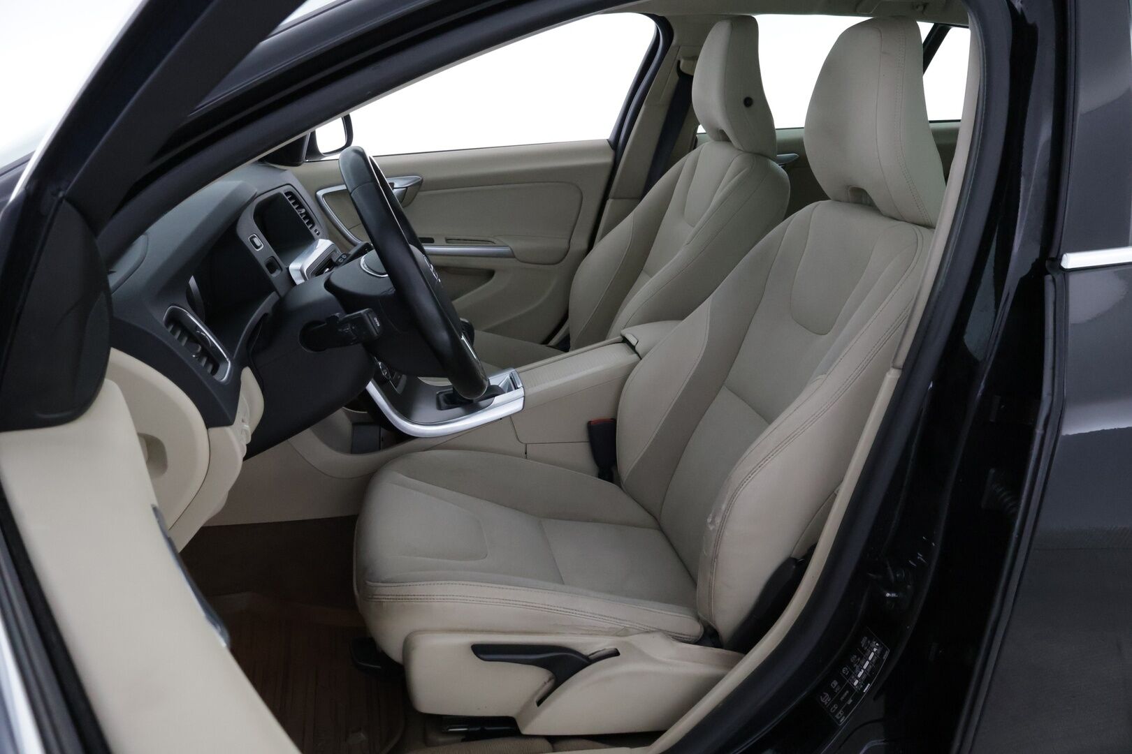 Volvo V60 2011 T4 Momentum Business - YritysOutlet - Myydään vain yrityksille