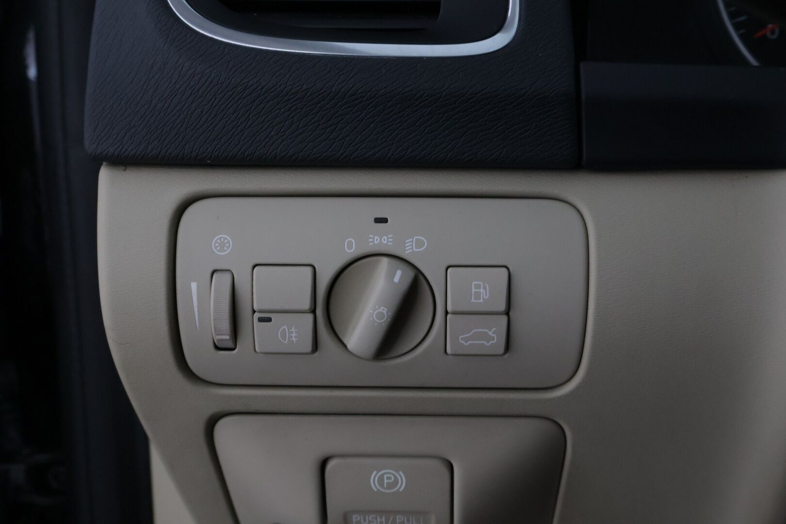 Volvo V60 2011 T4 Momentum Business - YritysOutlet - Myydään vain yrityksille