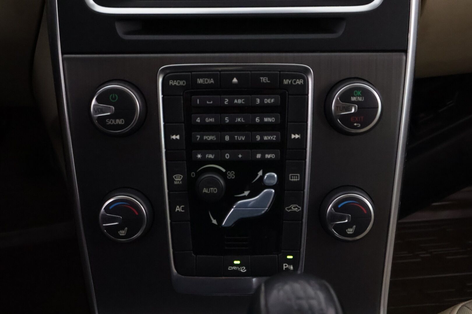 Volvo V60 2011 T4 Momentum Business - YritysOutlet - Myydään vain yrityksille