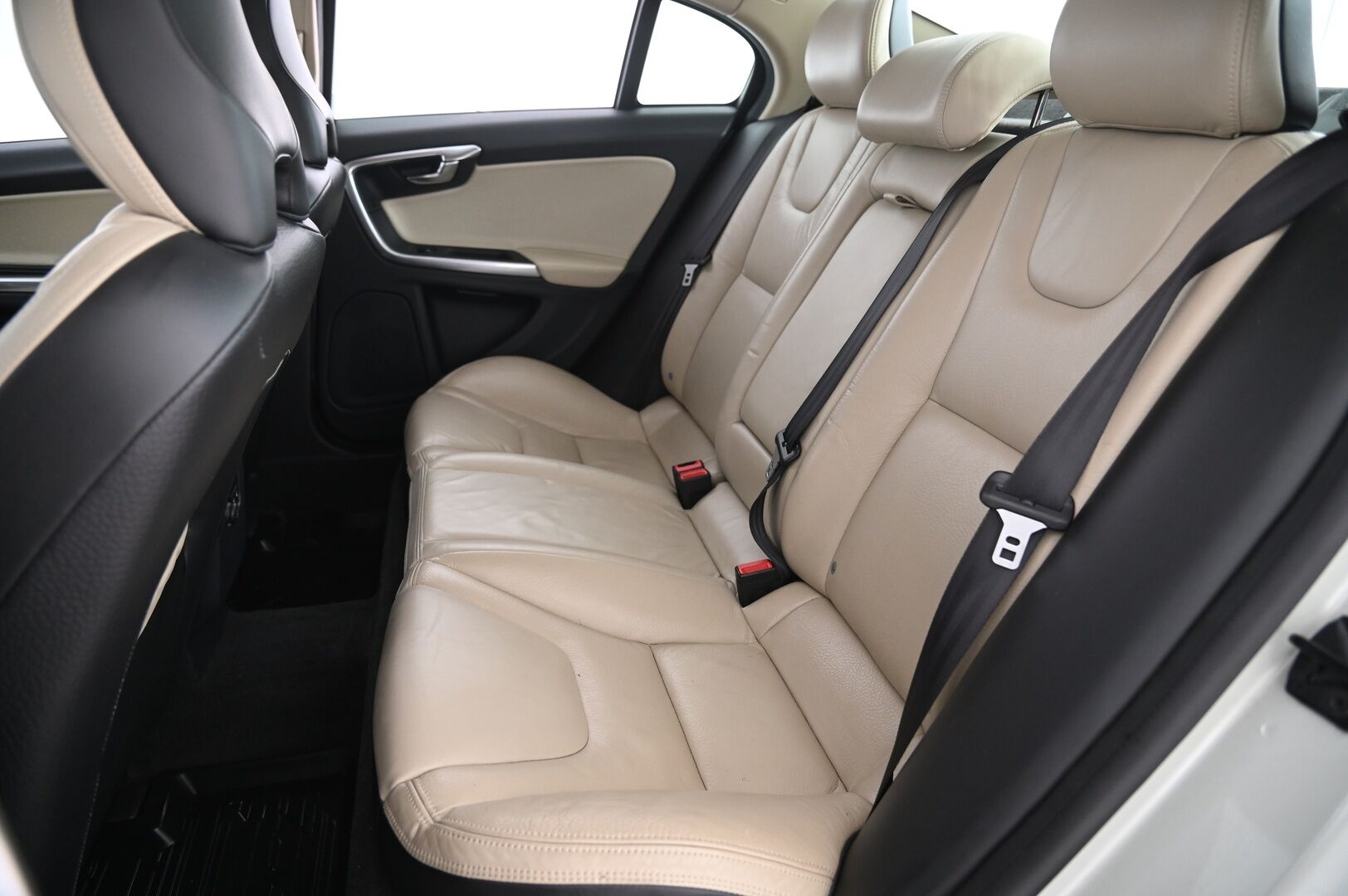 Volvo S60 2011 D3 Summum Business aut * MYYDÄÄN HUUTOKAUPPA.COM * - MYYDÄÄN HUUTOKAUPAT.COM 