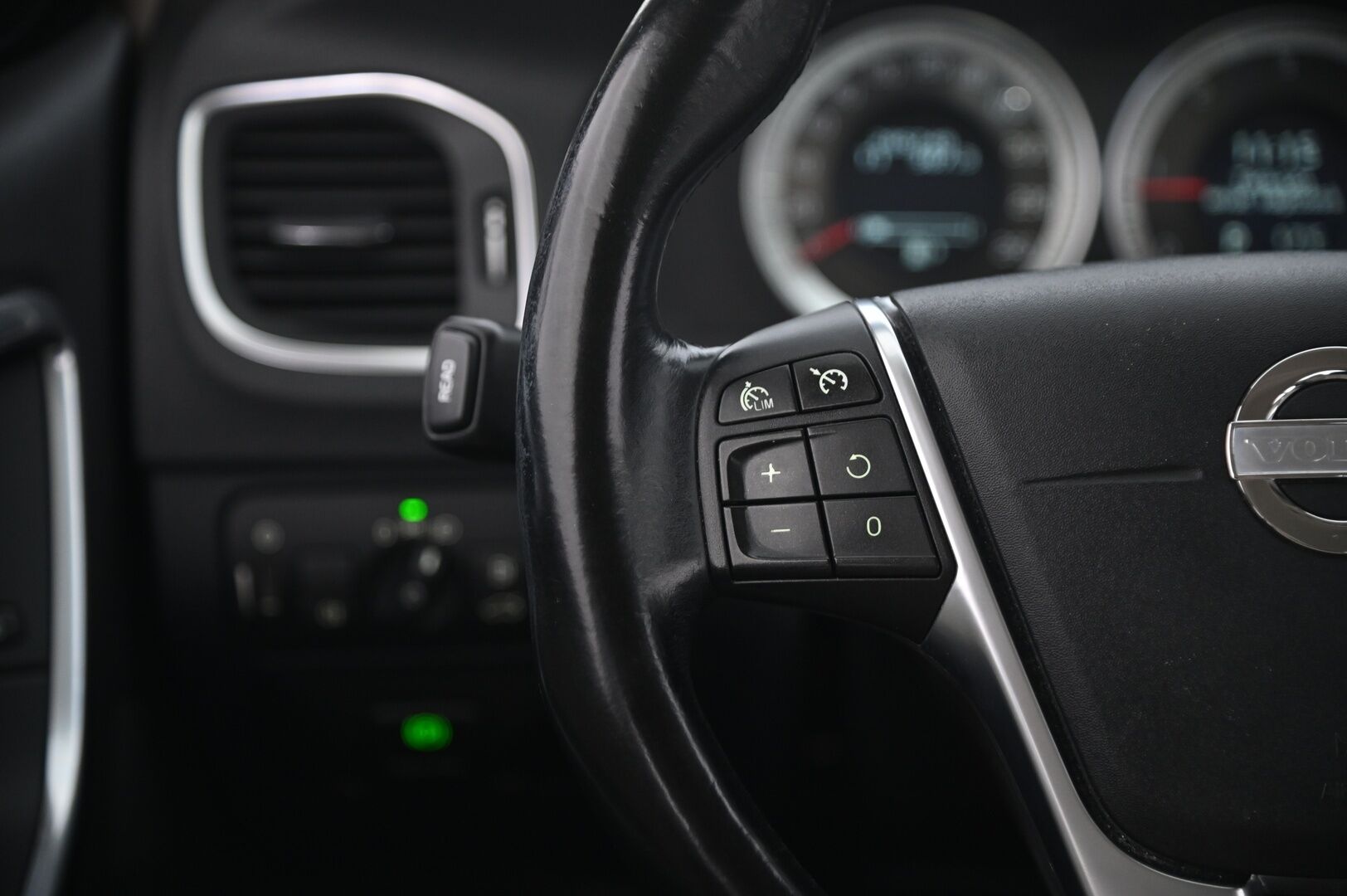 Volvo S60 2011 D3 Summum Business aut * MYYDÄÄN HUUTOKAUPPA.COM * - MYYDÄÄN HUUTOKAUPAT.COM 