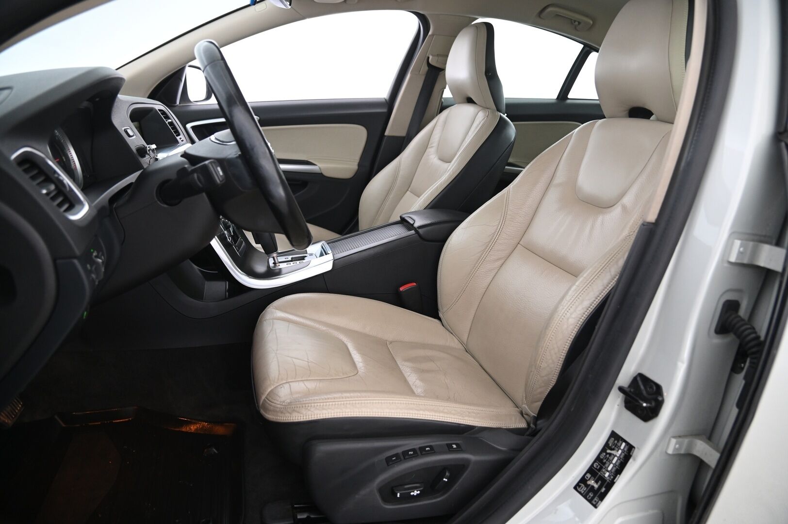 Volvo S60 2011 D3 Summum Business aut * MYYDÄÄN HUUTOKAUPPA.COM * - MYYDÄÄN HUUTOKAUPAT.COM 