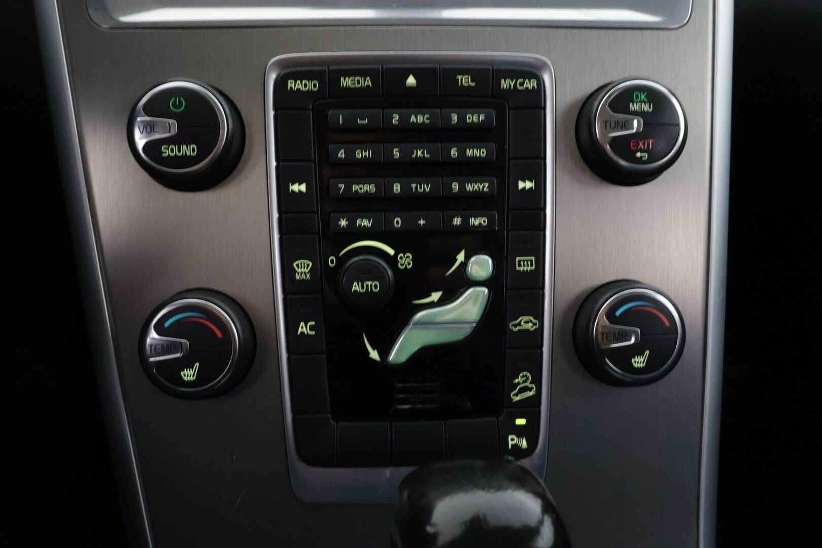 Volvo XC60 2011 D3 AWD Summum aut *Myydään Huutokaupat.com* - | Muistipenkki | Webasto | Koukku | Bluetooth | Hihna tehty 08/24 | *Myydään Huutokaupat.com*