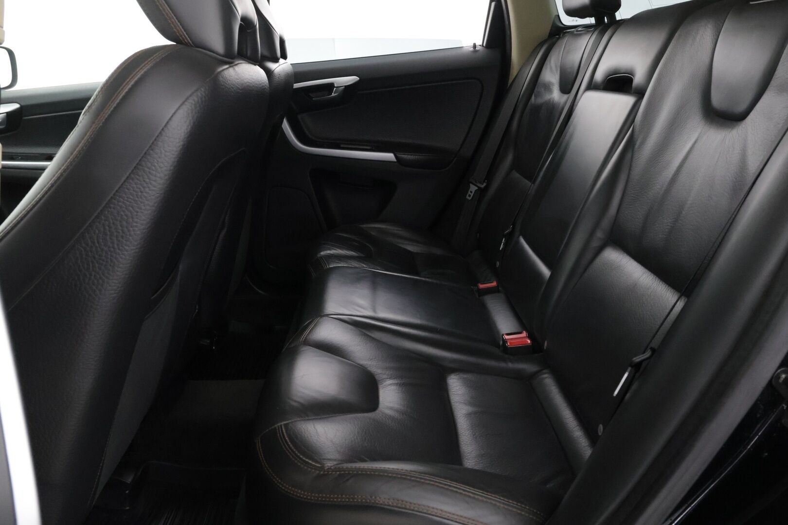 Volvo XC60 2011 D3 AWD Summum aut *Myydään Huutokaupat.com* - | Muistipenkki | Webasto | Koukku | Bluetooth | Hihna tehty 08/24 | *Myydään Huutokaupat.com*