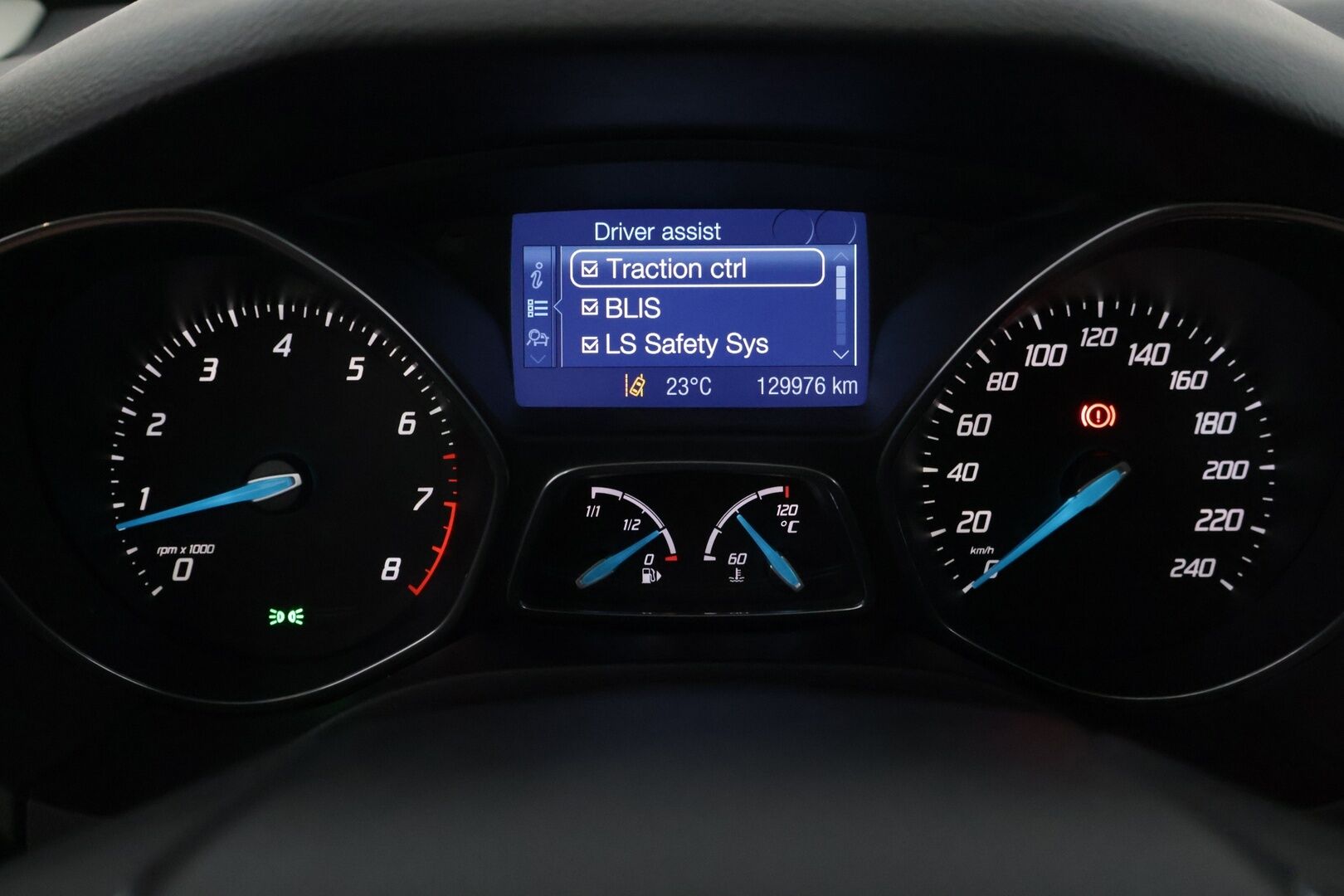 Ford Focus 2011 1.6 EcoBoost 150hv Titanium * Lohko + sisä / Kaistavahti / BLIS * - Merkkiliikkeen huoltokirja / Suomi-auto / Kummatkin renkaat ok *