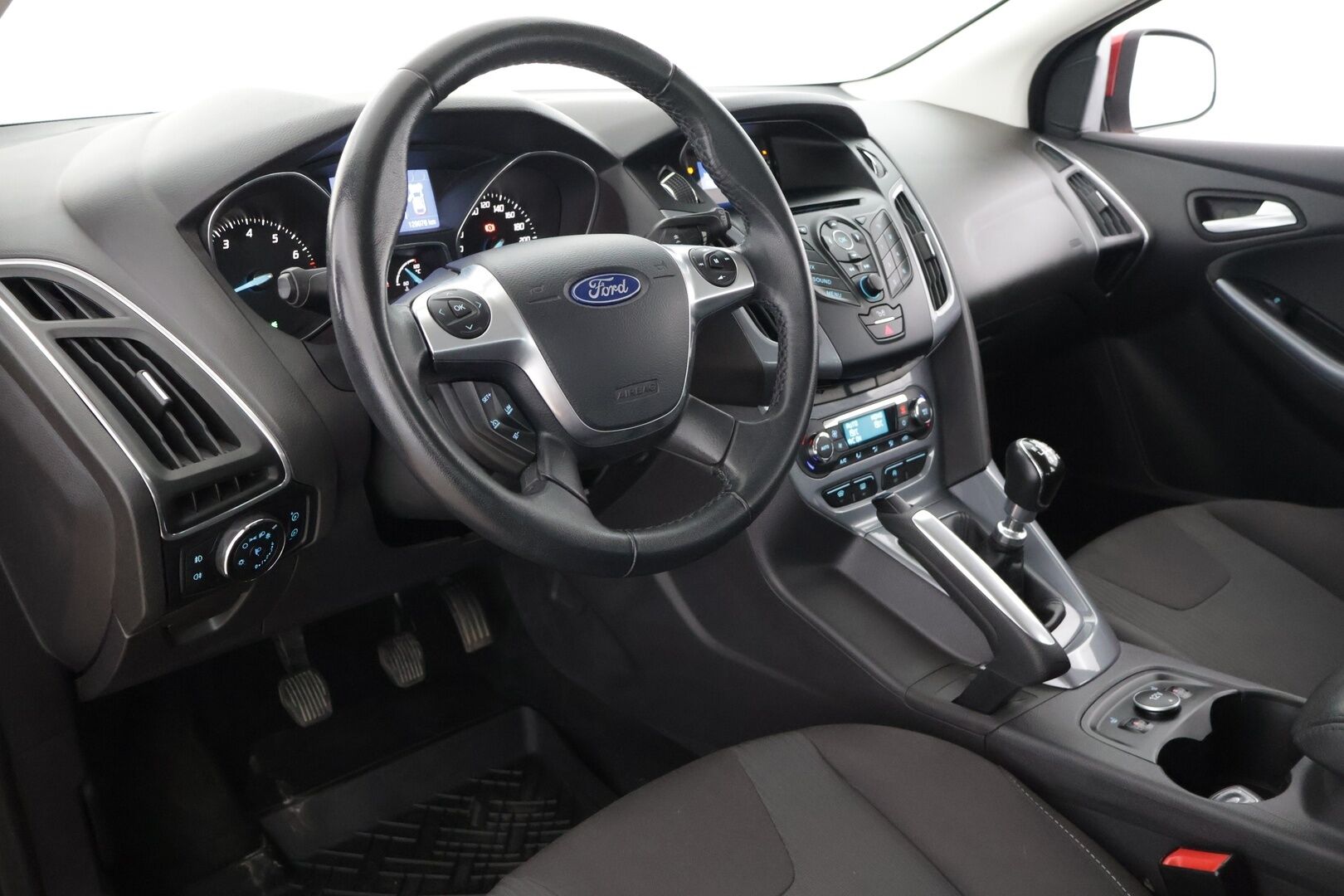Ford Focus 2011 1.6 EcoBoost 150hv Titanium * Lohko + sisä / Kaistavahti / BLIS * - Merkkiliikkeen huoltokirja / Suomi-auto / Kummatkin renkaat ok *