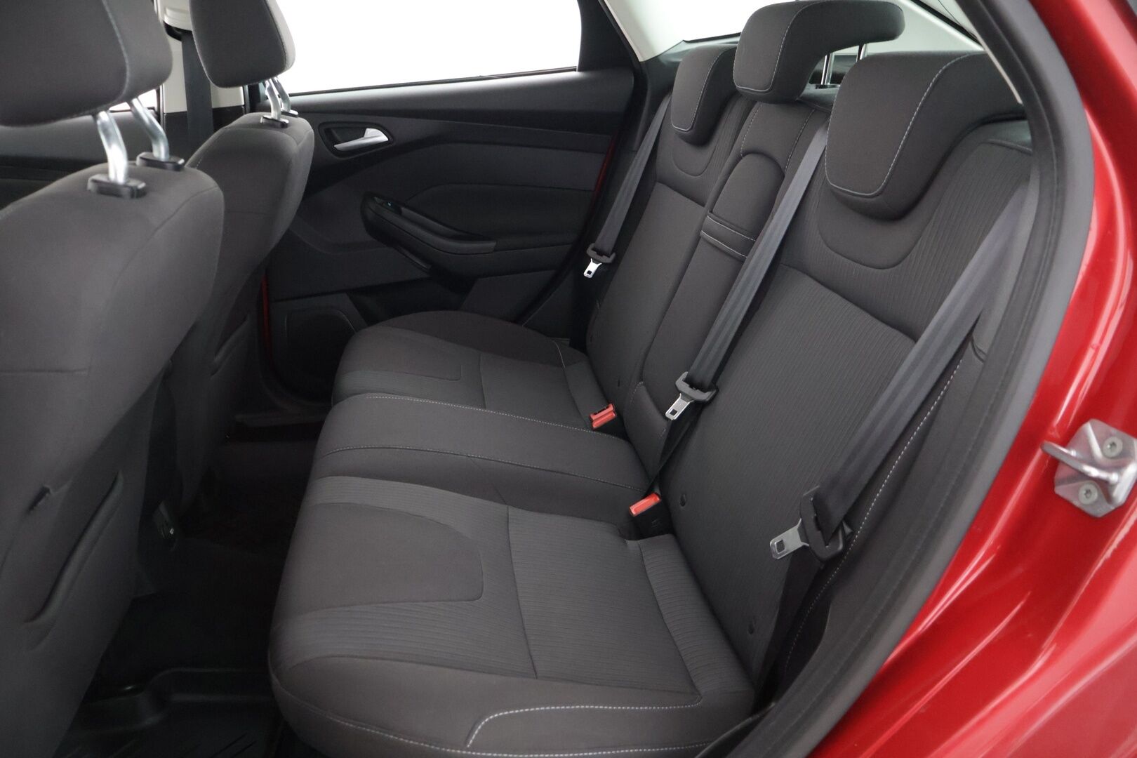 Ford Focus 2011 1.6 EcoBoost 150hv Titanium * Lohko + sisä / Kaistavahti / BLIS * - Merkkiliikkeen huoltokirja / Suomi-auto / Kummatkin renkaat ok *