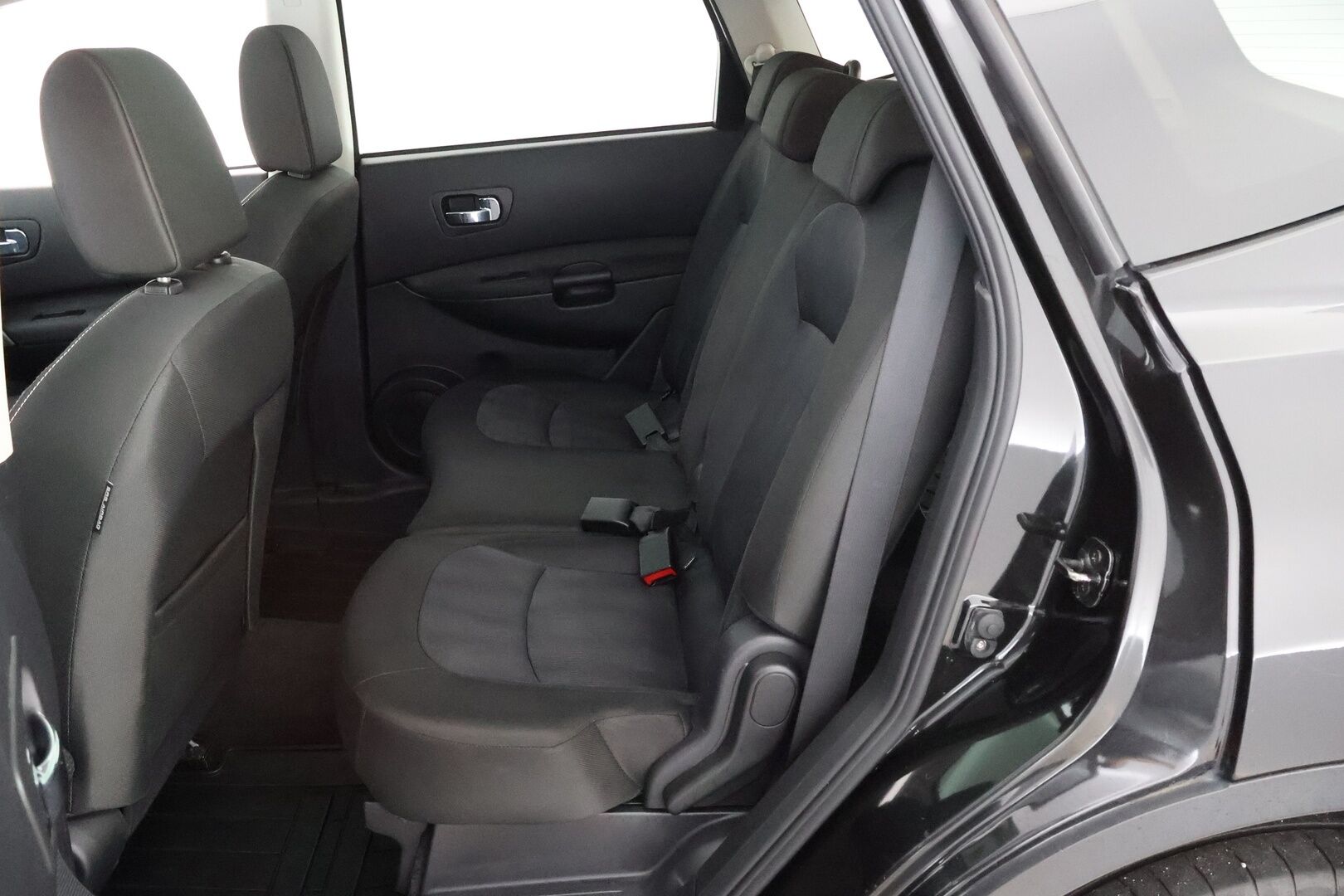 Nissan Qashqai+2 2011 2,0L N-Tec 2WD 6M/T MY11 - YritysOutlet - Myydään vain yrityksille - - YritysOutlet - Myydään vain yrityksille