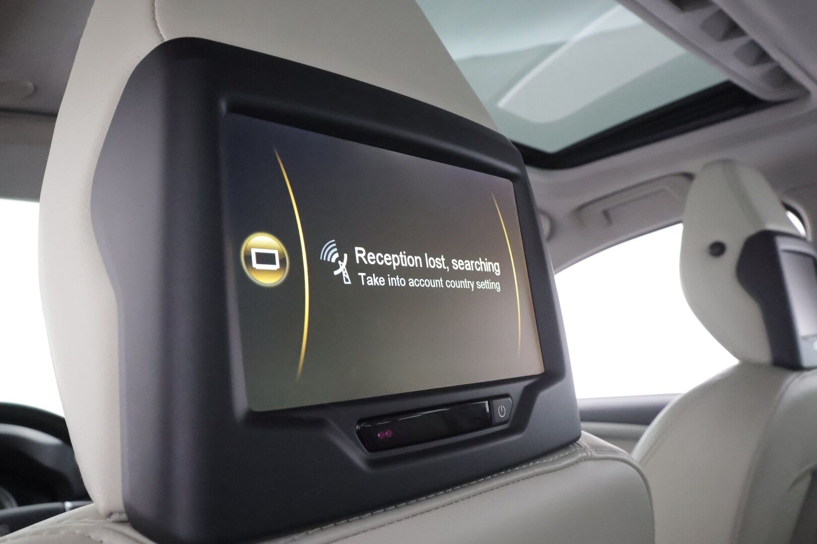 Volvo XC70 2013 D5 AWD Summum aut * Vakkari / Webasto / Koukku / Muistipenkki / Xenon / Blis / P.tutkat / Kattoluukku * - Suomi-auto / Kahdet renkaat - HULLUT AVAJAISHULINAT KORKOTARJOUS 3,29 %