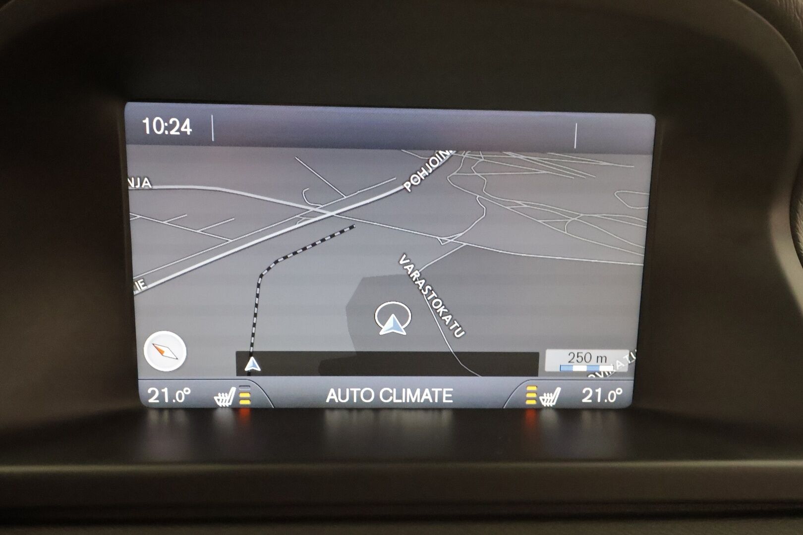 Volvo XC70 2013 D5 AWD Summum aut * Vakkari / Webasto / Koukku / Muistipenkki / Xenon / Blis / P.tutkat / Kattoluukku * - Suomi-auto / Kahdet renkaat - HULLUT AVAJAISHULINAT KORKOTARJOUS 3,29 %