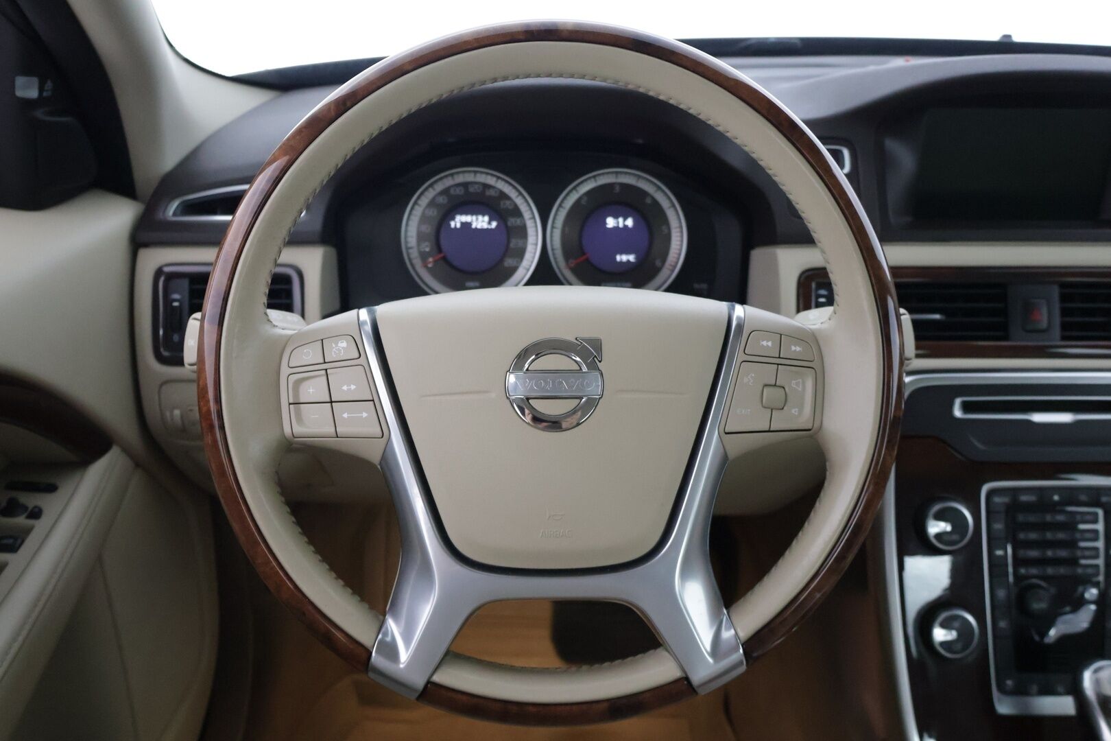 Volvo S80 2012 D3 Summum aut * Webasto / Vakkari / Ilmastoidut penkit / Koukku / Nahkasisusta / Keyless * - *Todella Kovilla Varusteilla / 2X renkaat / Jakopää vaihdettu *