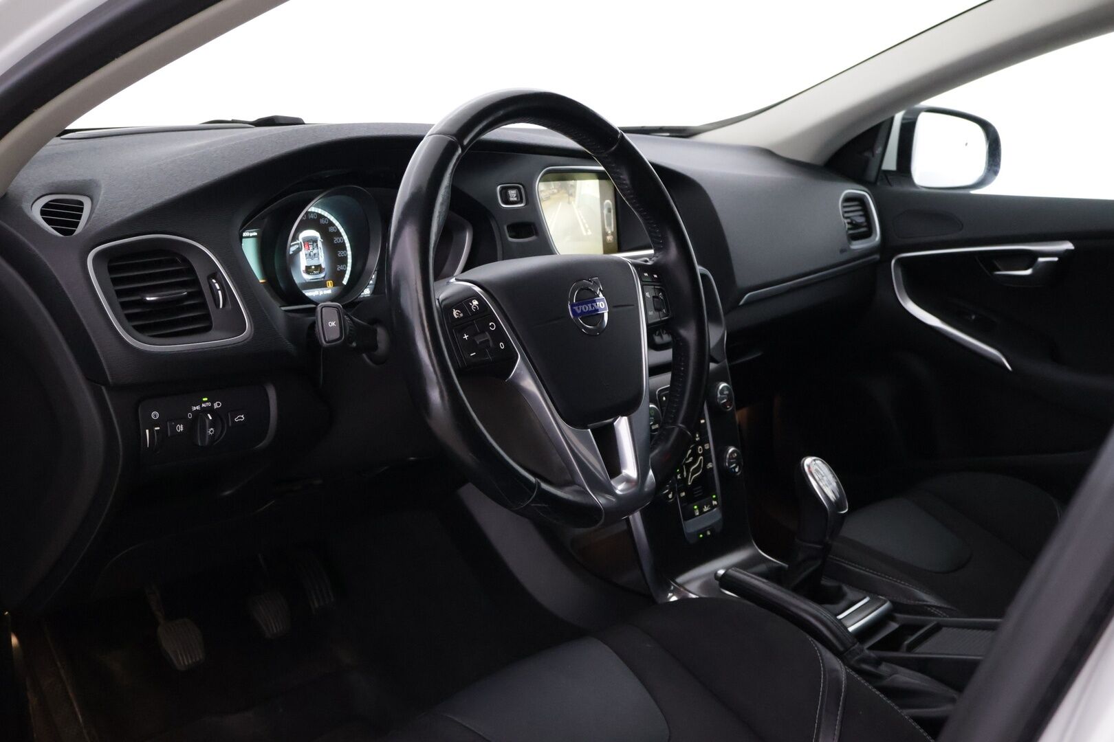 Volvo V40 2013 D2 Momentum *ACC / Webasto / BLIS / P.Kamera / Digimittari / KeyLessGo* - Jakohihna vaihdettu / Adaptiivinen vakkari yms.*