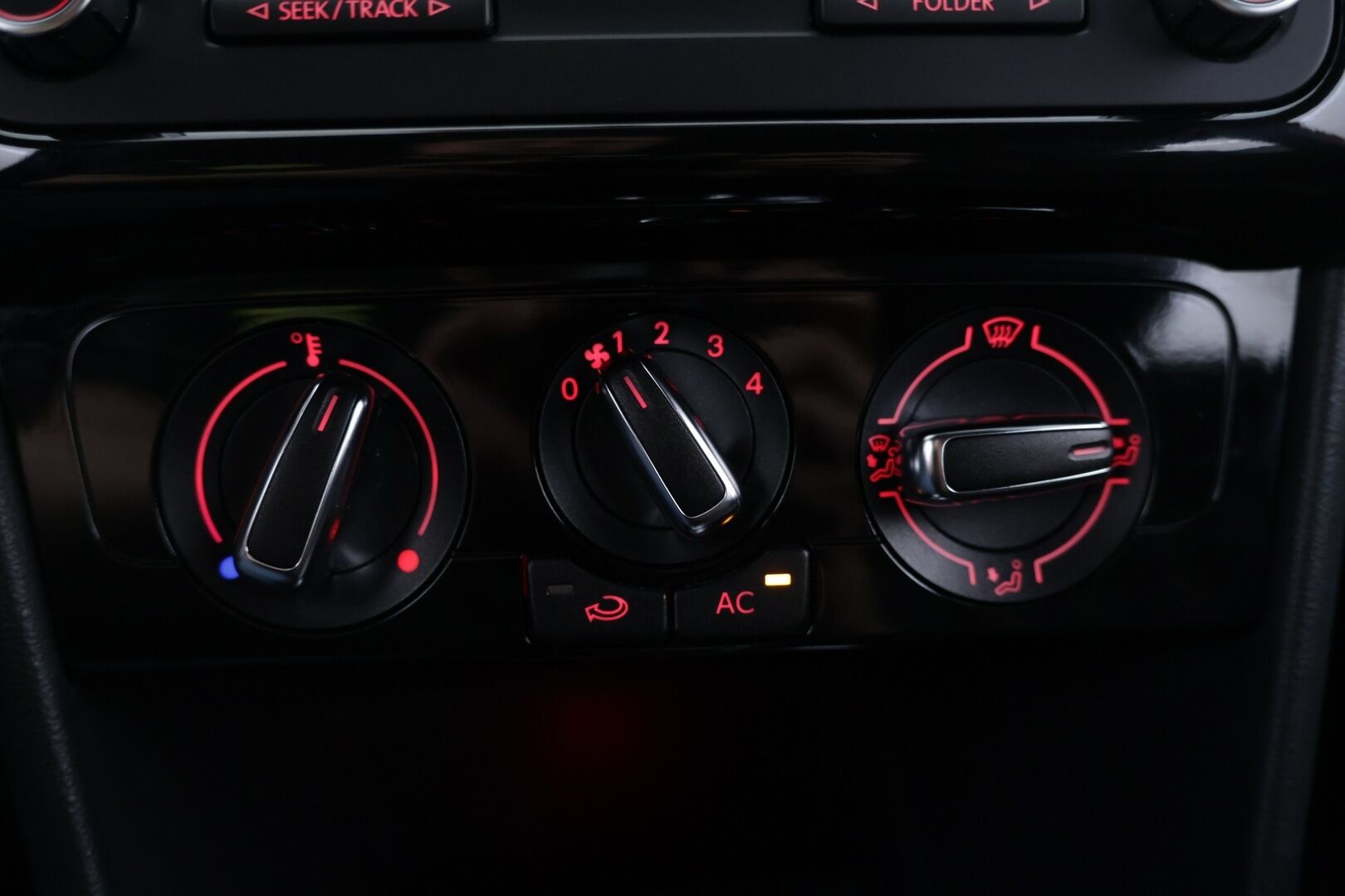 Volkswagen Polo 2012 GTI 1,4 TSI 132 kW (180 hv) DSG-automaatti 4-ovinen - Vakkari / Tutkat / Lohko + sisä / Bluetooth / Juuri Huollettu!