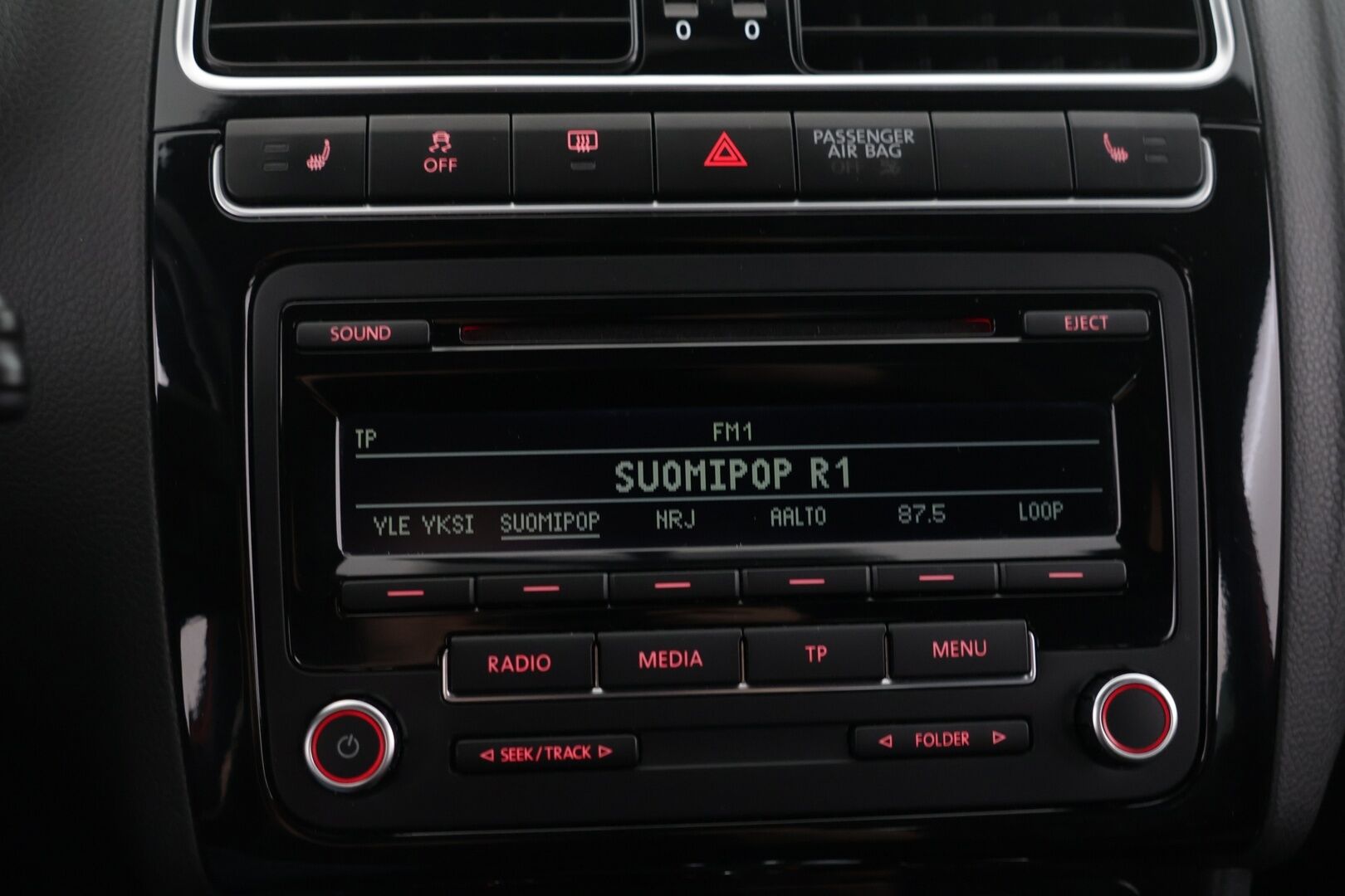 Volkswagen Polo 2012 GTI 1,4 TSI 132 kW (180 hv) DSG-automaatti 4-ovinen - Vakkari / Tutkat / Lohko + sisä / Bluetooth / Juuri Huollettu!