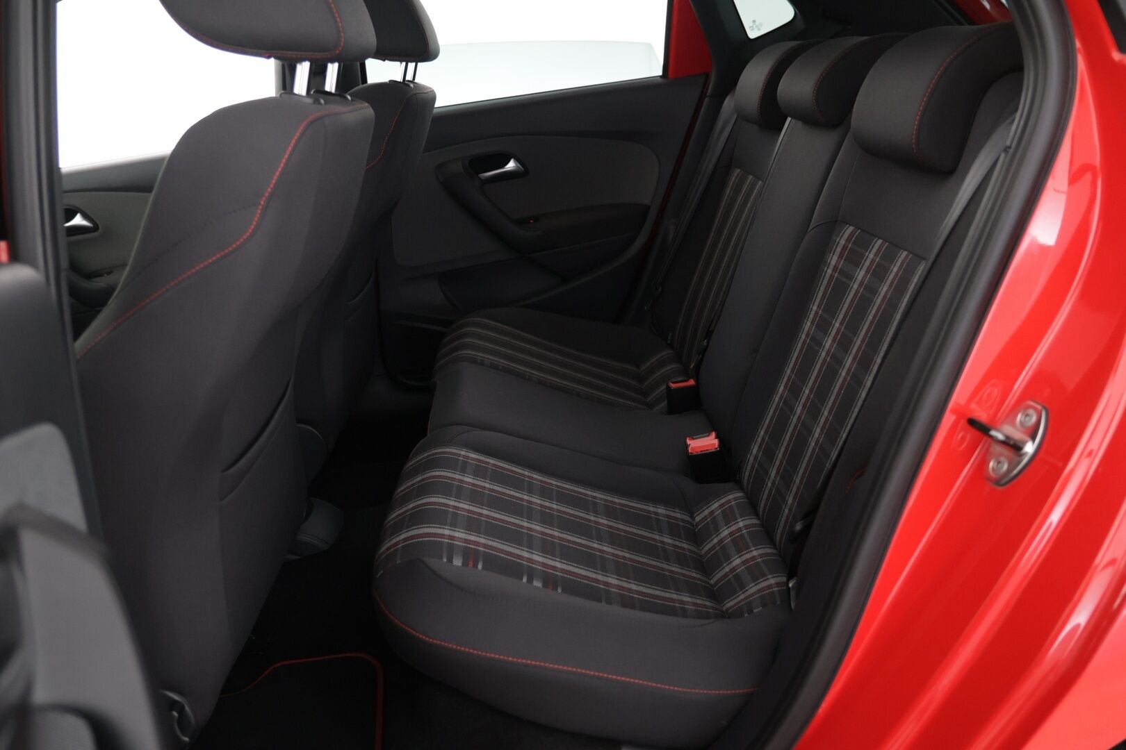 Volkswagen Polo 2012 GTI 1,4 TSI 132 kW (180 hv) DSG-automaatti 4-ovinen - Vakkari / Tutkat / Lohko + sisä / Bluetooth / Juuri Huollettu!