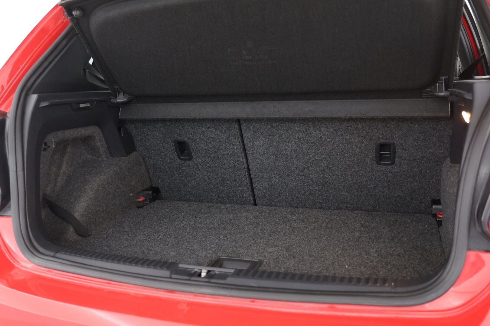 Volkswagen Polo 2012 GTI 1,4 TSI 132 kW (180 hv) DSG-automaatti 4-ovinen - Vakkari / Tutkat / Lohko + sisä / Bluetooth / Juuri Huollettu!