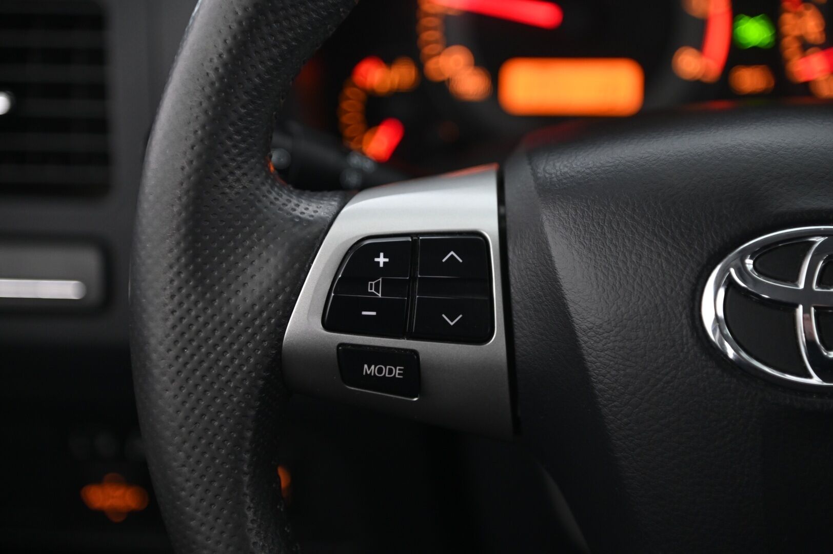 Toyota Auris 2012 1,6 Valvematic Style Edition 5ov *Vakkari / 2.Omisteinen / Lohko / Aut.Ilmastointi* - Leimattu Elokuussa /  Juuri Huollettu / 2x hyvät renkaat ja vanteet