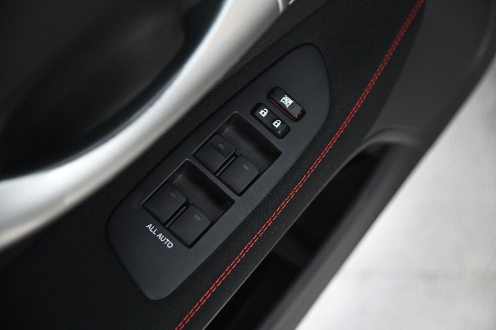 Toyota Auris 2012 1,6 Valvematic Style Edition 5ov *Vakkari / 2.Omisteinen / Lohko / Aut.Ilmastointi* - Leimattu Elokuussa /  Juuri Huollettu / 2x hyvät renkaat ja vanteet