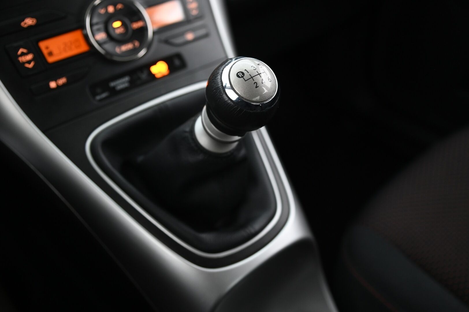 Toyota Auris 2012 1,6 Valvematic Style Edition 5ov *Vakkari / 2.Omisteinen / Lohko / Aut.Ilmastointi* - Leimattu Elokuussa /  Juuri Huollettu / 2x hyvät renkaat ja vanteet