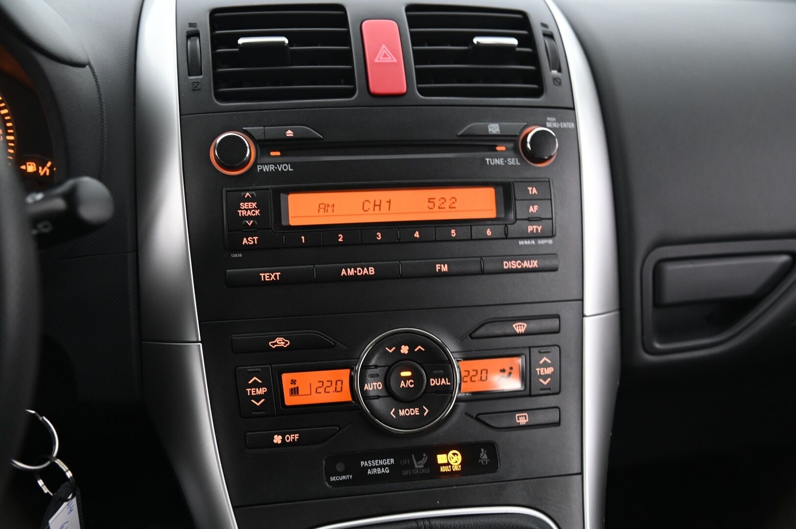 Toyota Auris 2012 1,6 Valvematic Style Edition 5ov *Vakkari / 2.Omisteinen / Lohko / Aut.Ilmastointi* - Leimattu Elokuussa /  Juuri Huollettu / 2x hyvät renkaat ja vanteet