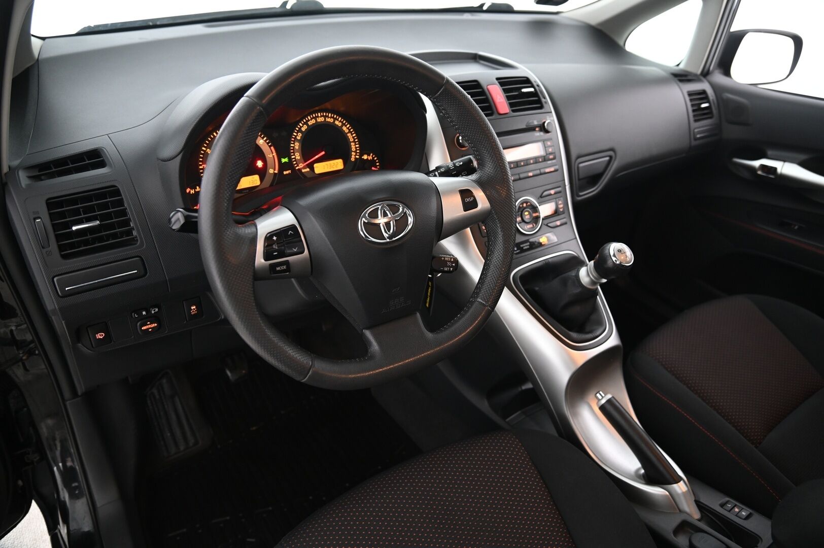 Toyota Auris 2012 1,6 Valvematic Style Edition 5ov *Vakkari / 2.Omisteinen / Lohko / Aut.Ilmastointi* - Leimattu Elokuussa /  Juuri Huollettu / 2x hyvät renkaat ja vanteet
