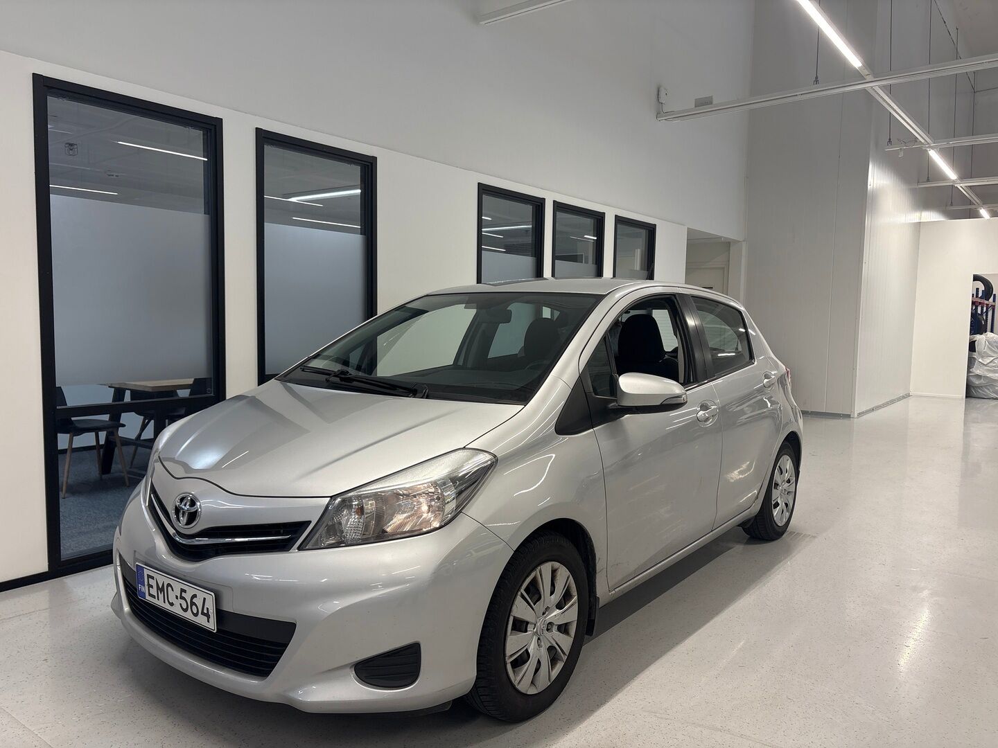 Toyota Yaris 2012 1,33 Dual VVT-i Linea Sol 5ov Multidrive S - Huoltokirja | Suomi-auto | Navigointi | Peruutuskamera | Vakkari | Bluetooth |