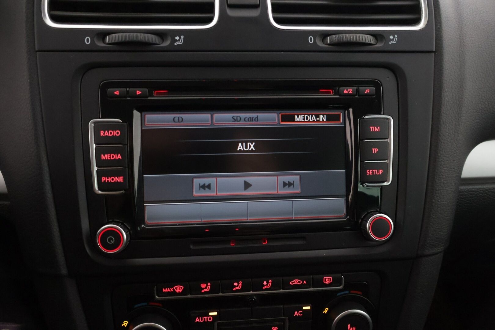 Volkswagen Golf 2012 Variant Highline 1,4 TSI 90 kW * Huutokaupat.com / Suomiauto / Xenon / Tutkat / Lohkolämmitin / Aut. ilmastointi * - *Juuri huollettu 201tkm kohdalla! / Kahdet renkaat / Ikäisekseen siistikuntoinen yksilö!*