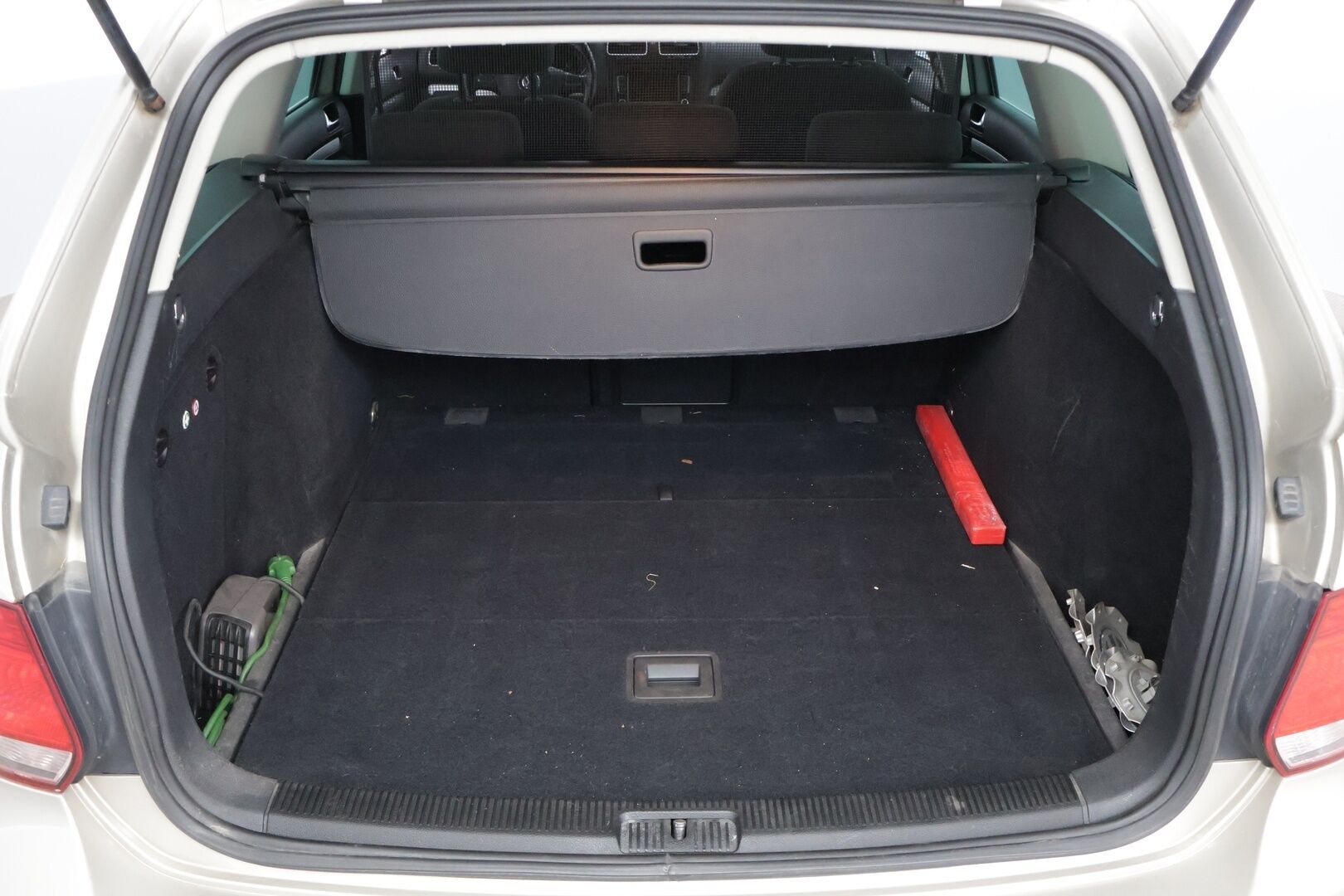 Volkswagen Golf 2012 Variant Highline 1,4 TSI 90 kW * Huutokaupat.com / Suomiauto / Xenon / Tutkat / Lohkolämmitin / Aut. ilmastointi * - *Juuri huollettu 201tkm kohdalla! / Kahdet renkaat / Ikäisekseen siistikuntoinen yksilö!*