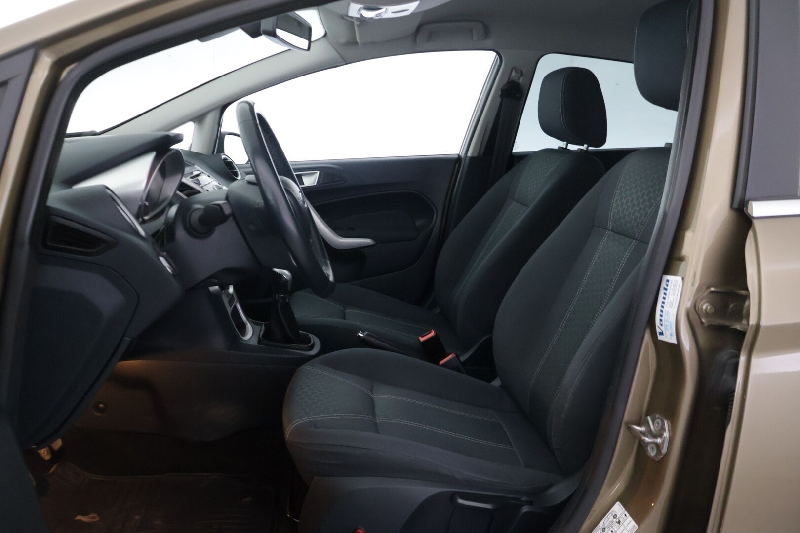 Ford Fiesta 2012 1,25 82 hv Titanium M5 5-ovinen - *Yritys Outlet- Myydään vain yrityksille!*