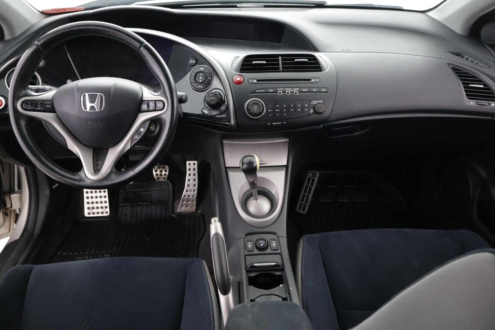Honda Civic 2008 5D 1,8i Sport - Myydään Huutokaupat.com - Manuaali | Lohko | Koukku | Vakkari