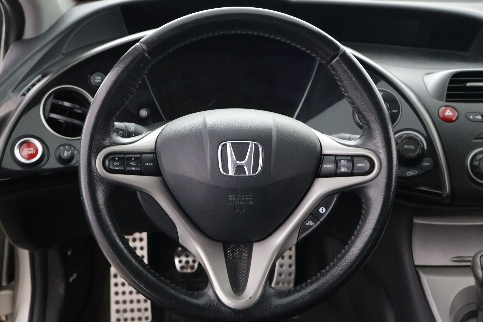 Honda Civic 2008 5D 1,8i Sport - Myydään Huutokaupat.com - Manuaali | Lohko | Koukku | Vakkari