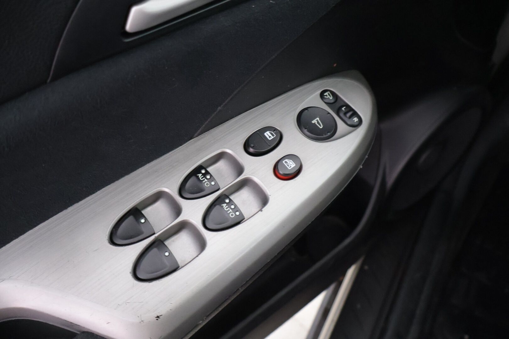 Honda Civic 2008 5D 1,8i Sport - Myydään Huutokaupat.com - Manuaali | Lohko | Koukku | Vakkari