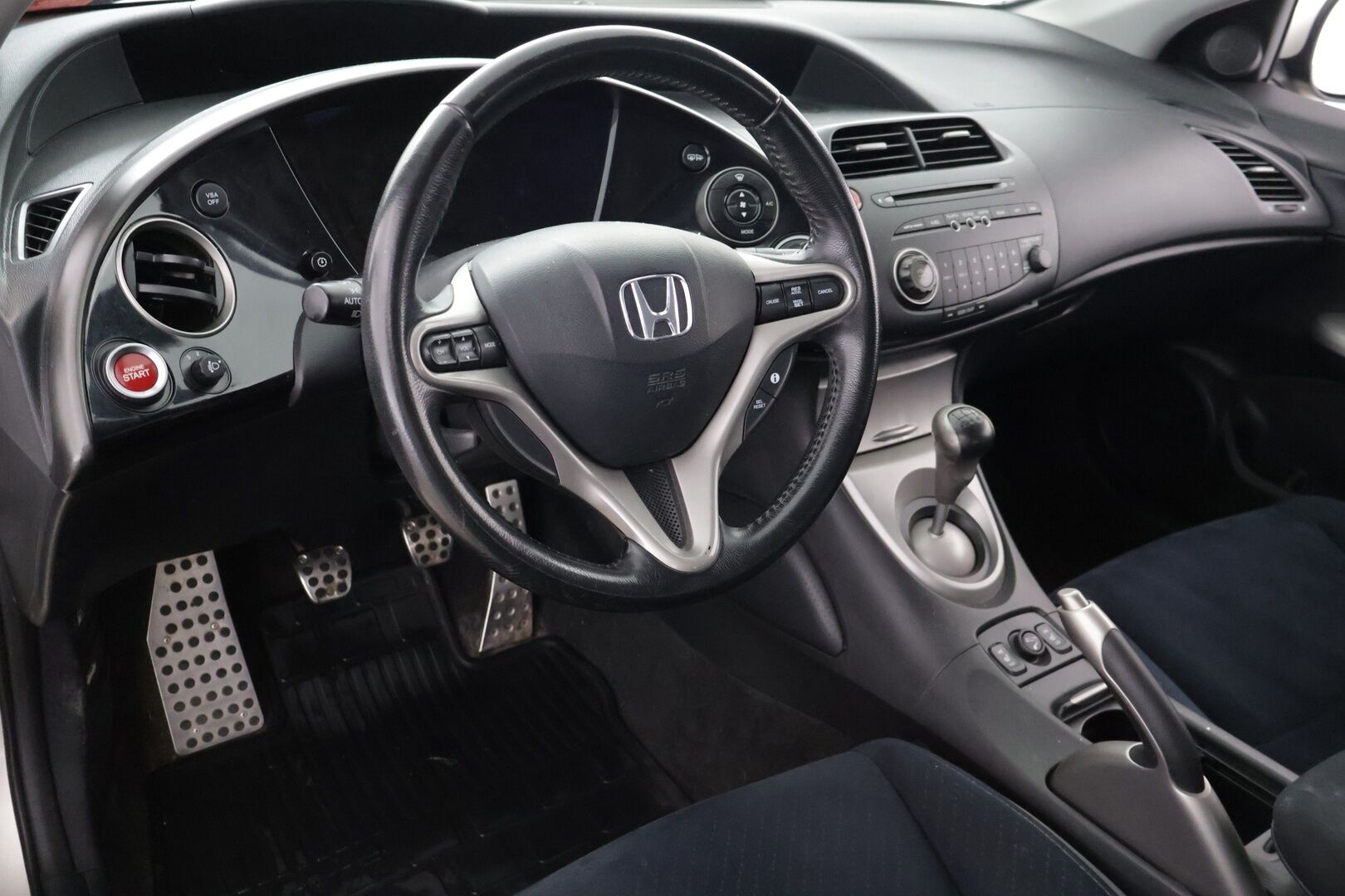 Honda Civic 2008 5D 1,8i Sport - Myydään Huutokaupat.com - Manuaali | Lohko | Koukku | Vakkari