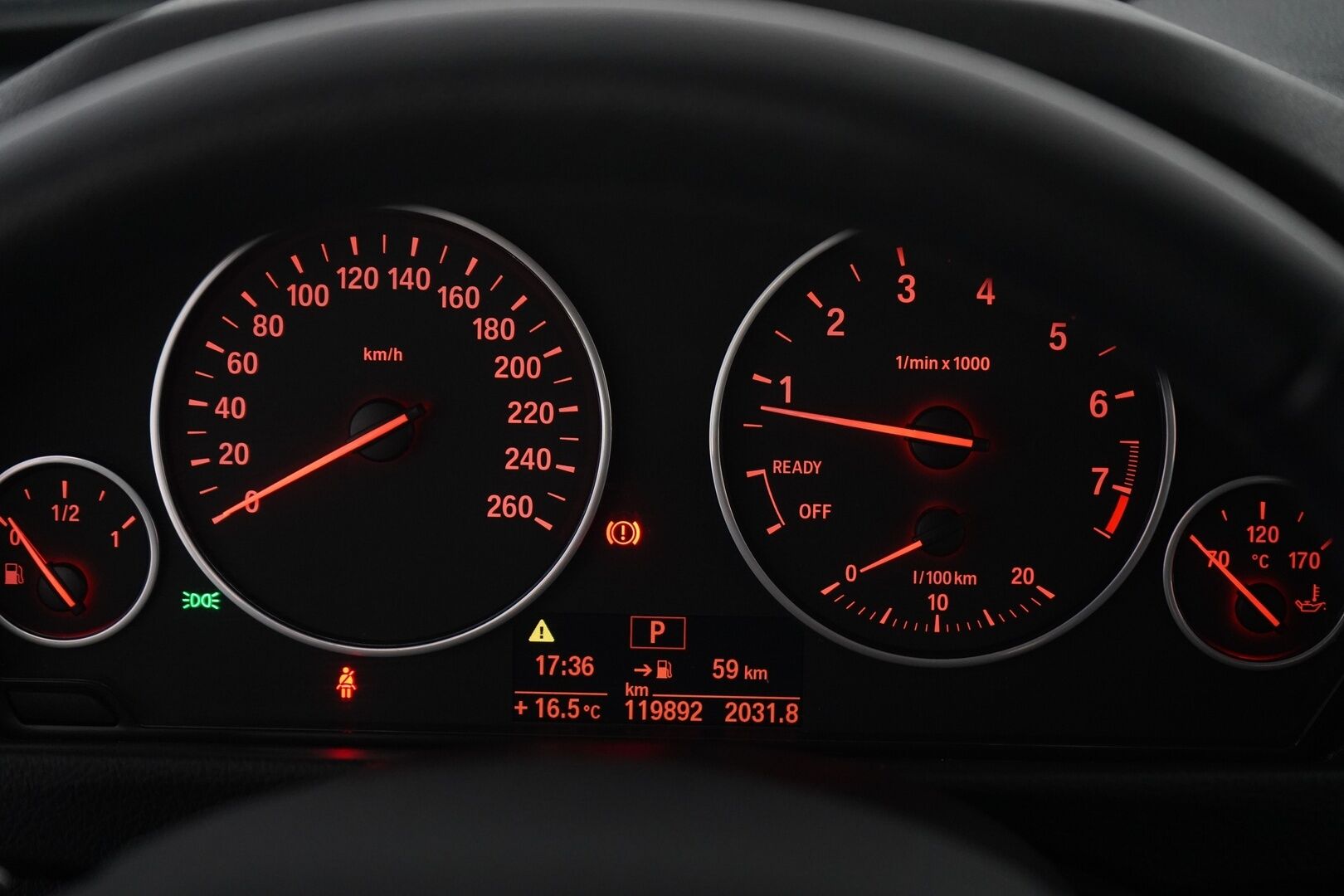 BMW 320 2013 TwinPower Turbo A xDrive F30 Sedan Business Automatic * Webasto / Vakkari / Tutka * - Suomi-auto / Kahdet BMW vanteet / Polttoainekäyttöinen Lisälämmitin - Osta nyt, maksa vasta ensi vuonna