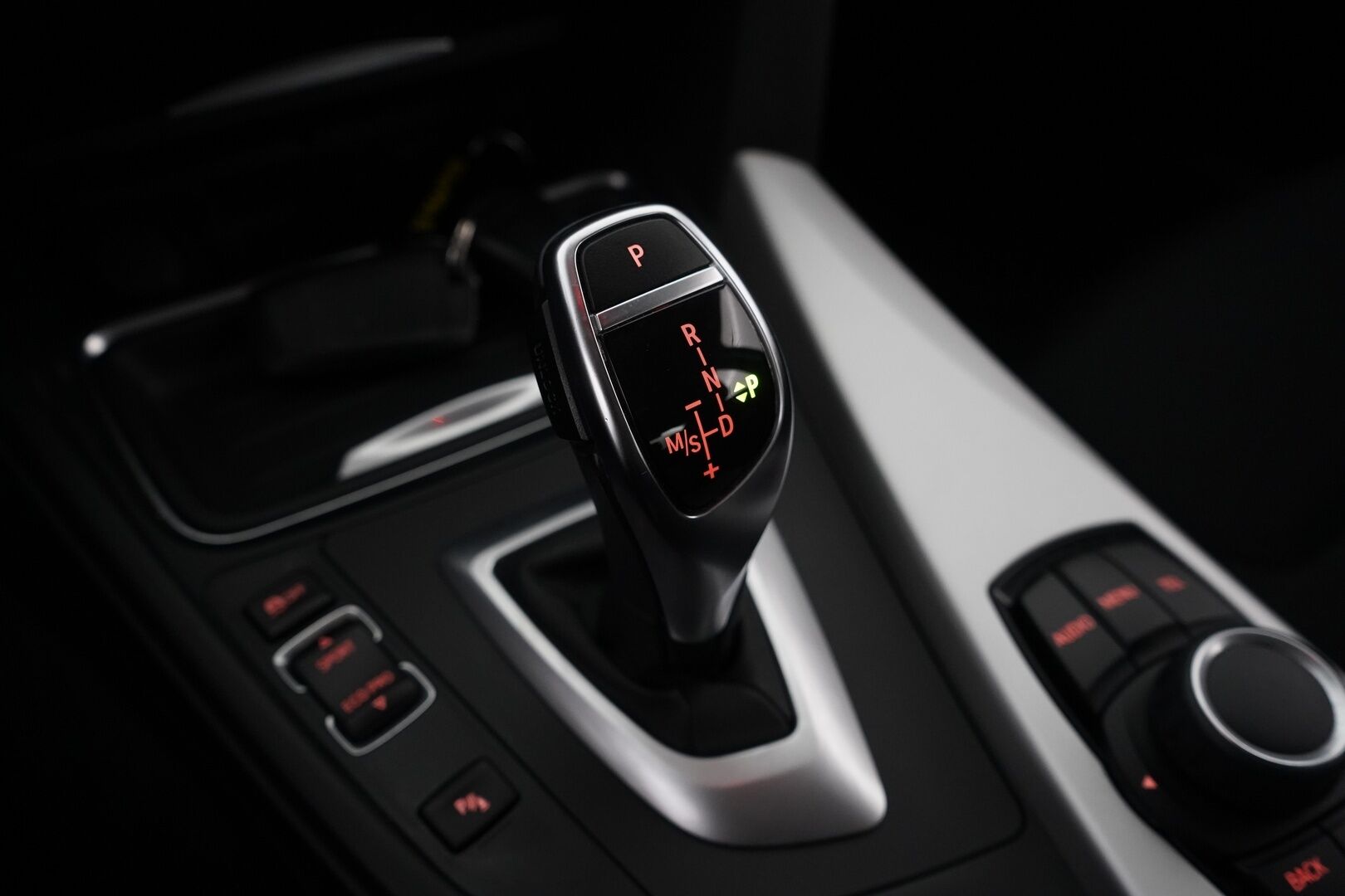 BMW 320 2013 TwinPower Turbo A xDrive F30 Sedan Business Automatic * Webasto / Vakkari / Tutka * - Suomi-auto / Kahdet BMW vanteet / Polttoainekäyttöinen Lisälämmitin - Osta nyt, maksa vasta ensi vuonna