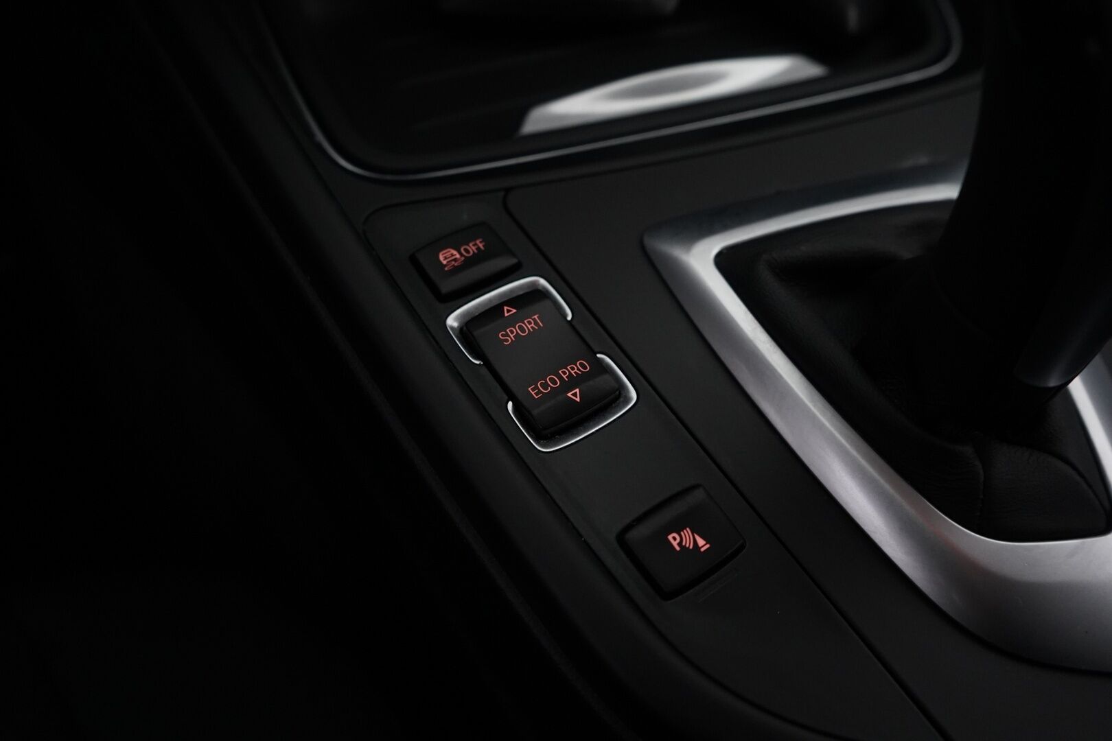 BMW 320 2013 TwinPower Turbo A xDrive F30 Sedan Business Automatic * Webasto / Vakkari / Tutka * - Suomi-auto / Kahdet BMW vanteet / Polttoainekäyttöinen Lisälämmitin - Osta nyt, maksa vasta ensi vuonna