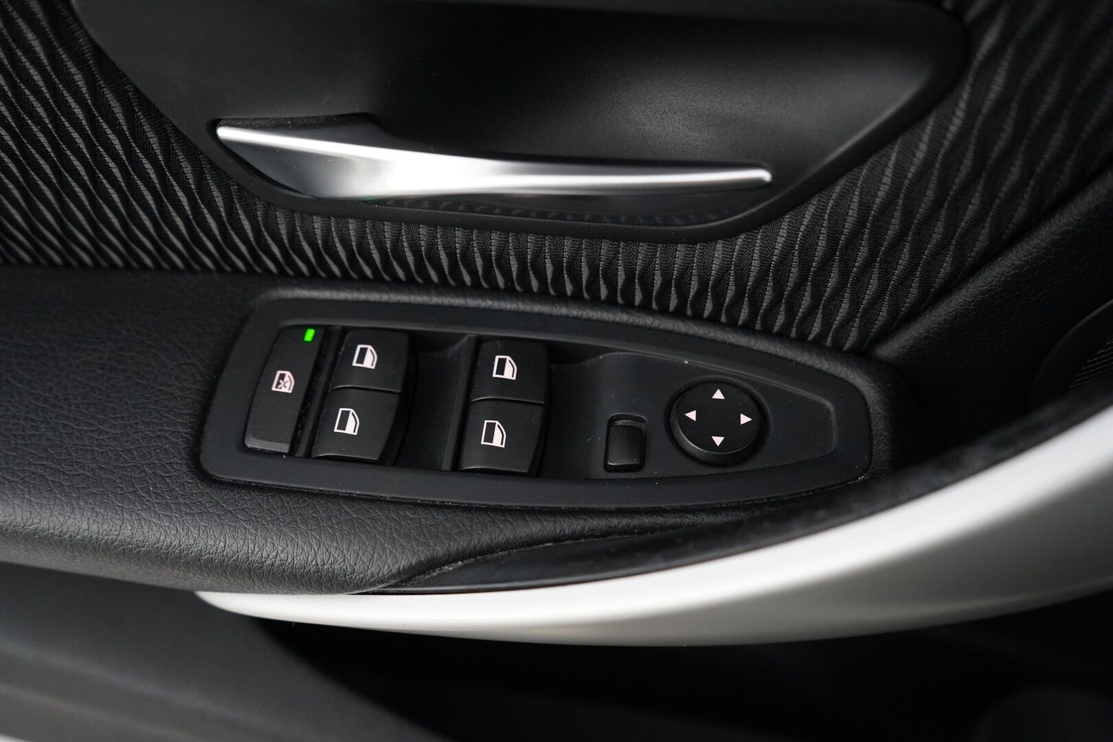 BMW 320 2013 TwinPower Turbo A xDrive F30 Sedan Business Automatic * Webasto / Vakkari / Tutka * - Suomi-auto / Kahdet BMW vanteet / Polttoainekäyttöinen Lisälämmitin