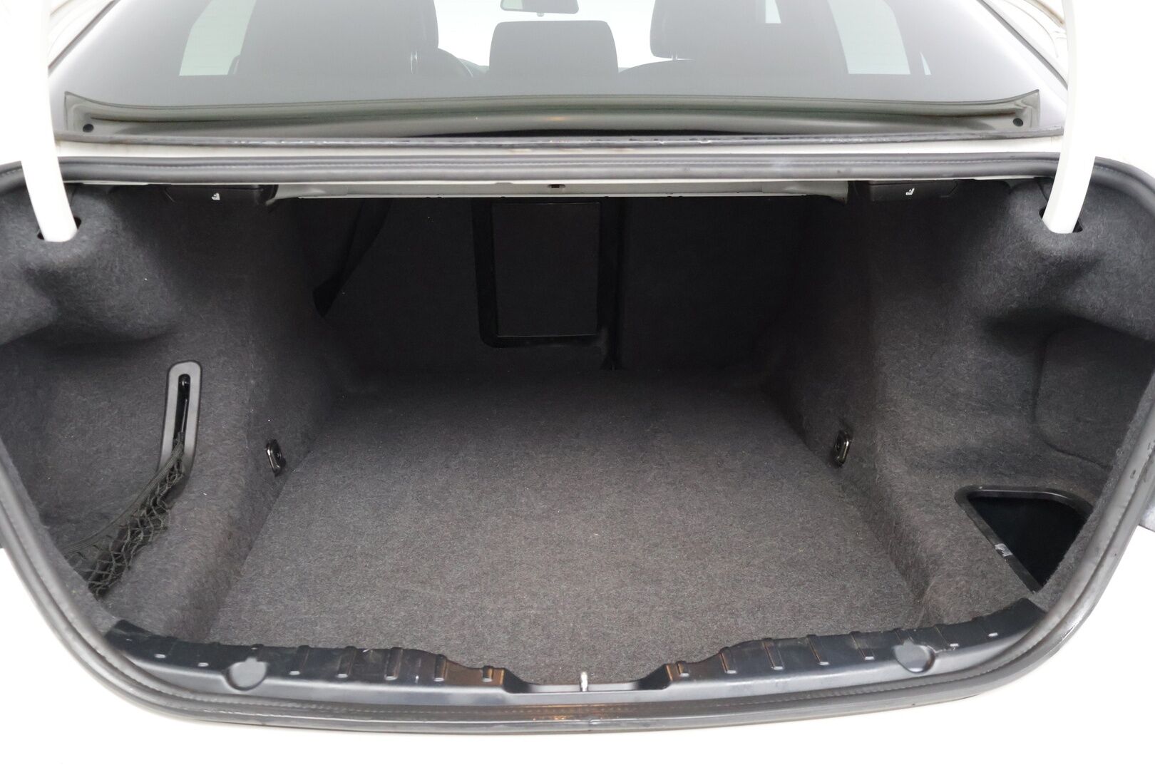 BMW 520 2013 TwinPower Turbo A F10 Sedan Business M-Sport ** Suomiauto / Hifit / Black Panel / Muistipenkki kuskilla / Bluetooth ** - *2x renkaat & vanteet / Sport-vaihteisto / Huollettu 254tkm kohdalla*