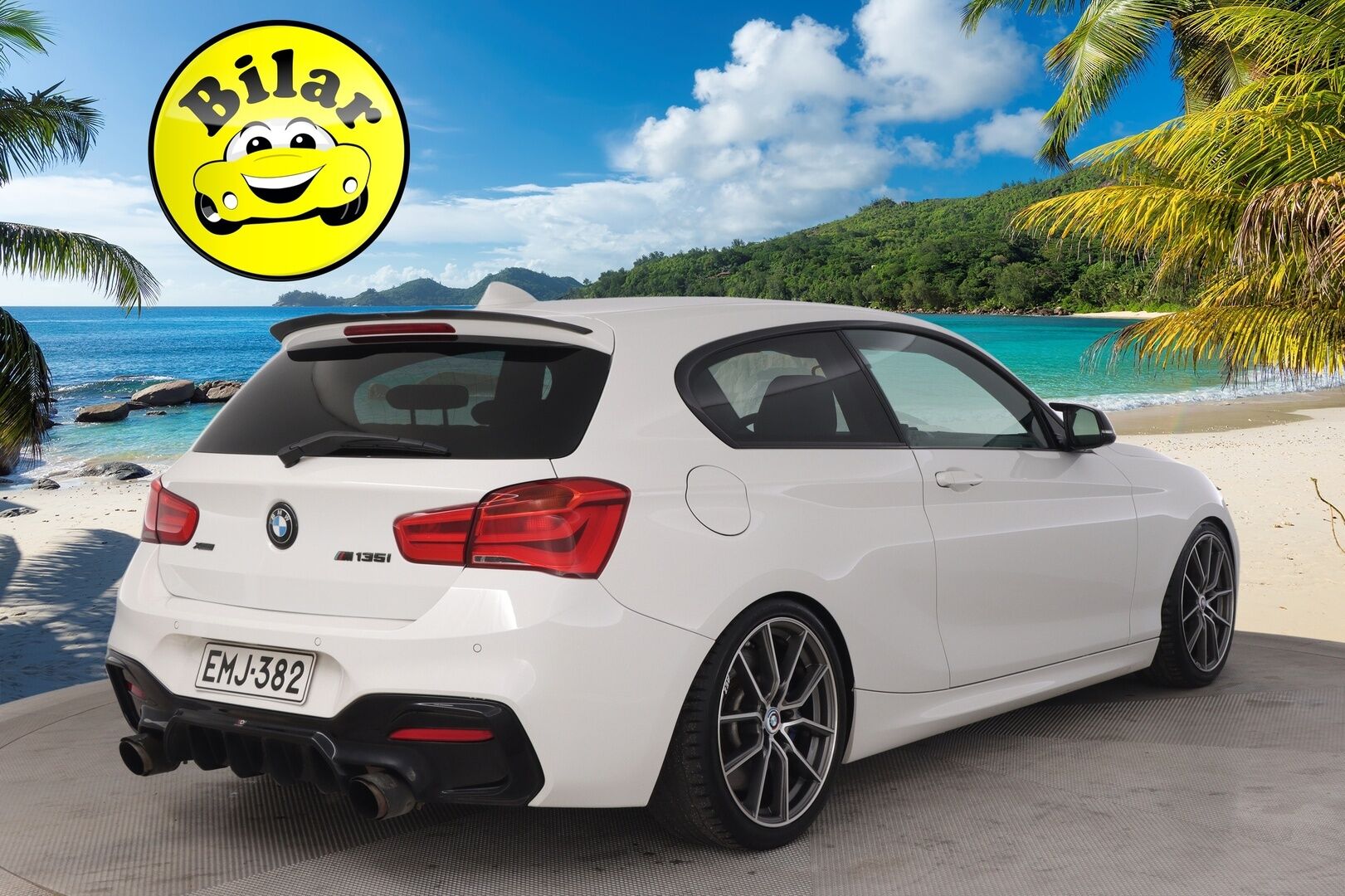 BMW 135 2015 F21 Hatchback M135i A xDrive - Proff navi | Kattoikkuna | H&K | Nahkasisusta | Mhd stage 2 | Xhp stage 3 | 02/26 leimattu