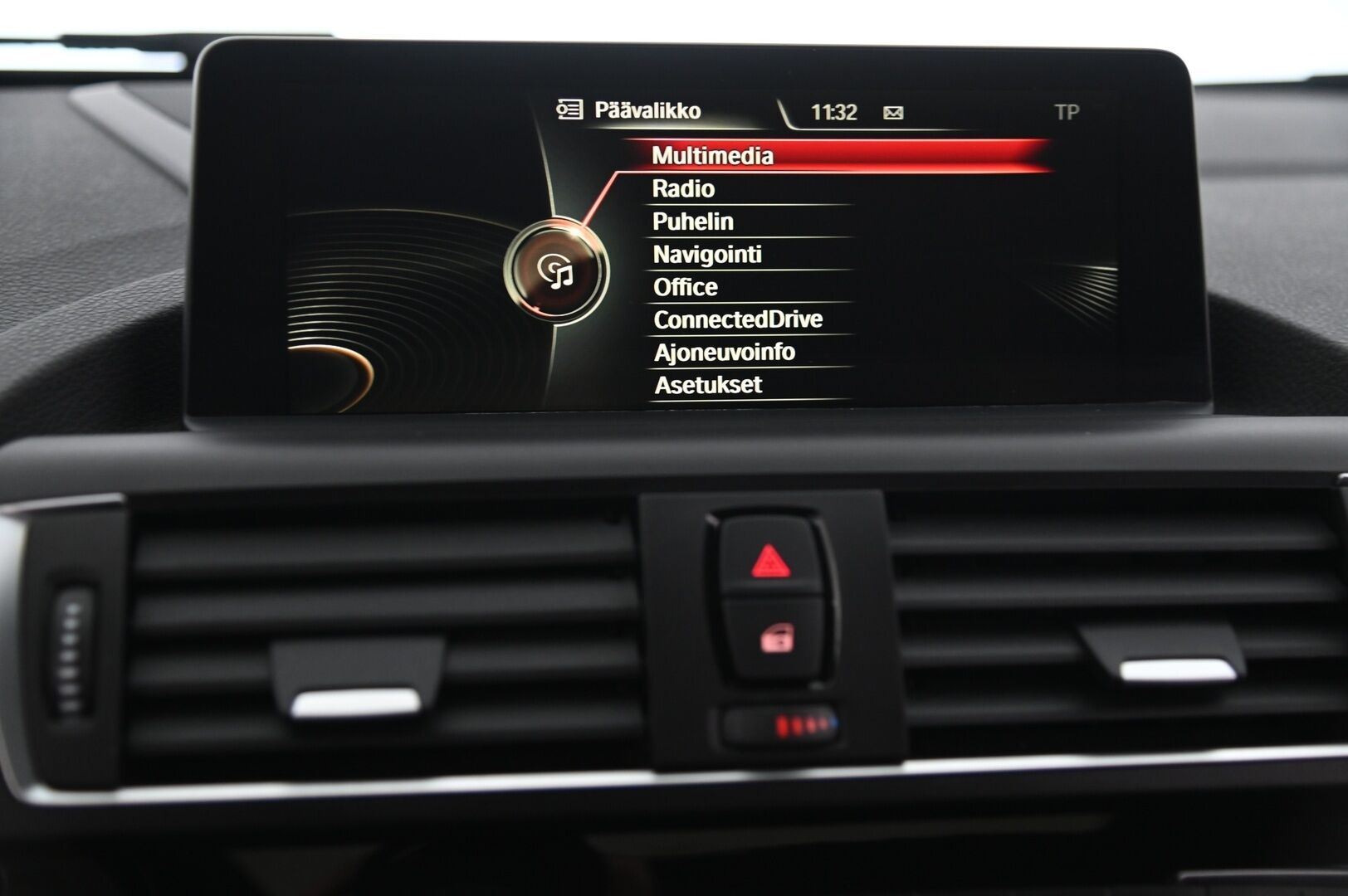 BMW M135I 2015 F21 Hatchback M135i A xDrive - Proff navi | Kattoikkuna | H&K | Nahkasisusta | Mhd stage 2 | Xhp stage 3 | 02/26 leimattu | Muistipenkit | 2x renkaat&alumiinivanteet