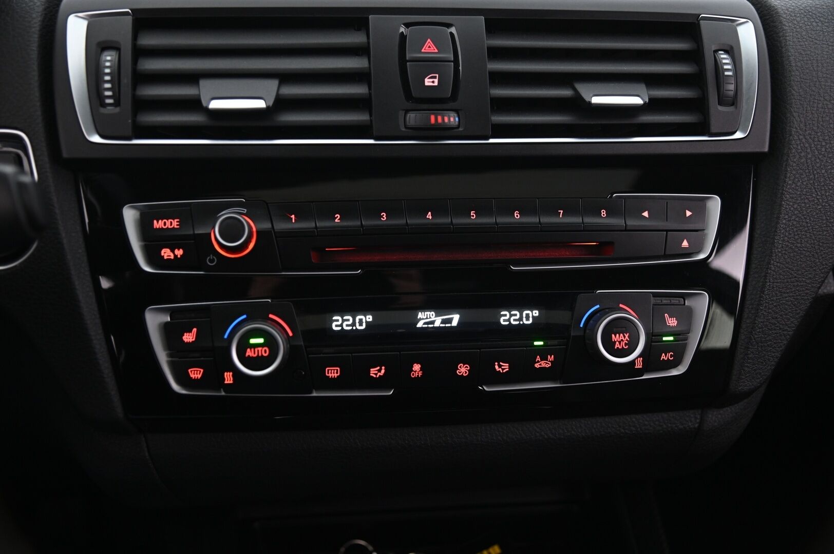 BMW M135I 2015 F21 Hatchback M135i A xDrive - Proff navi | Kattoikkuna | H&K | Nahkasisusta | Mhd stage 2 | Xhp stage 3 | 02/26 leimattu | Muistipenkit | 2x renkaat&alumiinivanteet